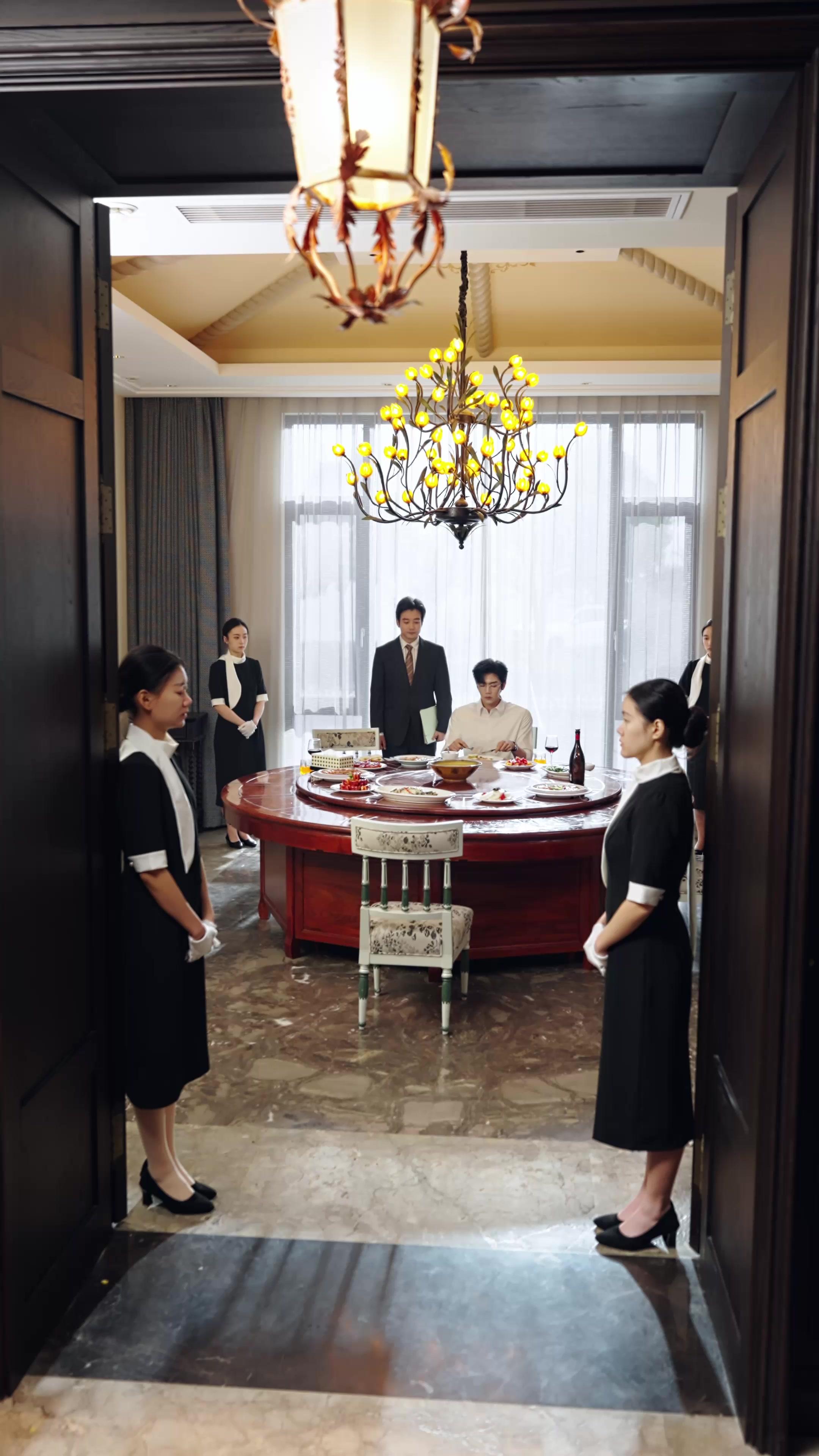 Devlet Kapısı, Kodaman Aşkı