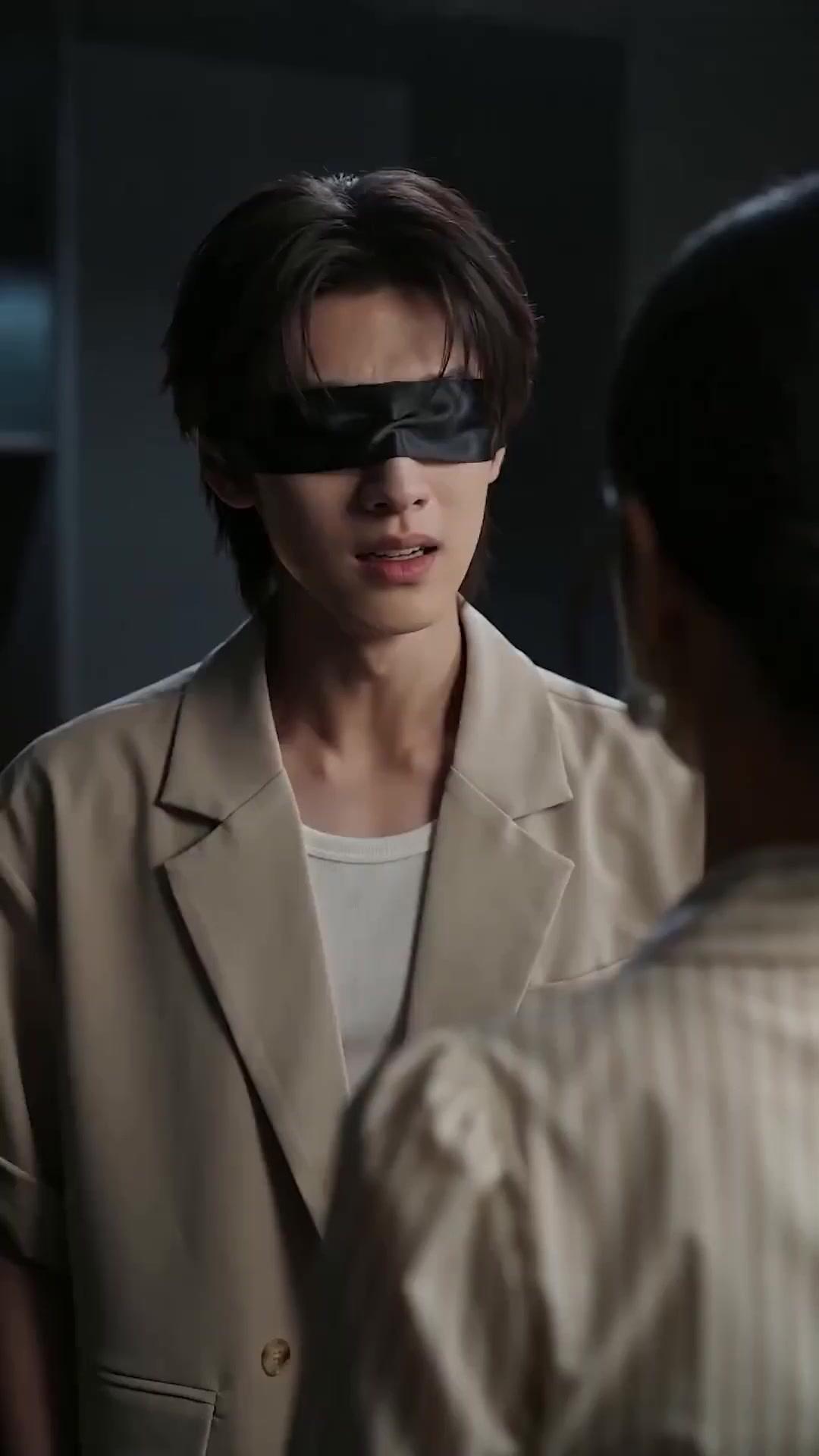 L'UNE AIMÉE, L'AUTRE PERDUE