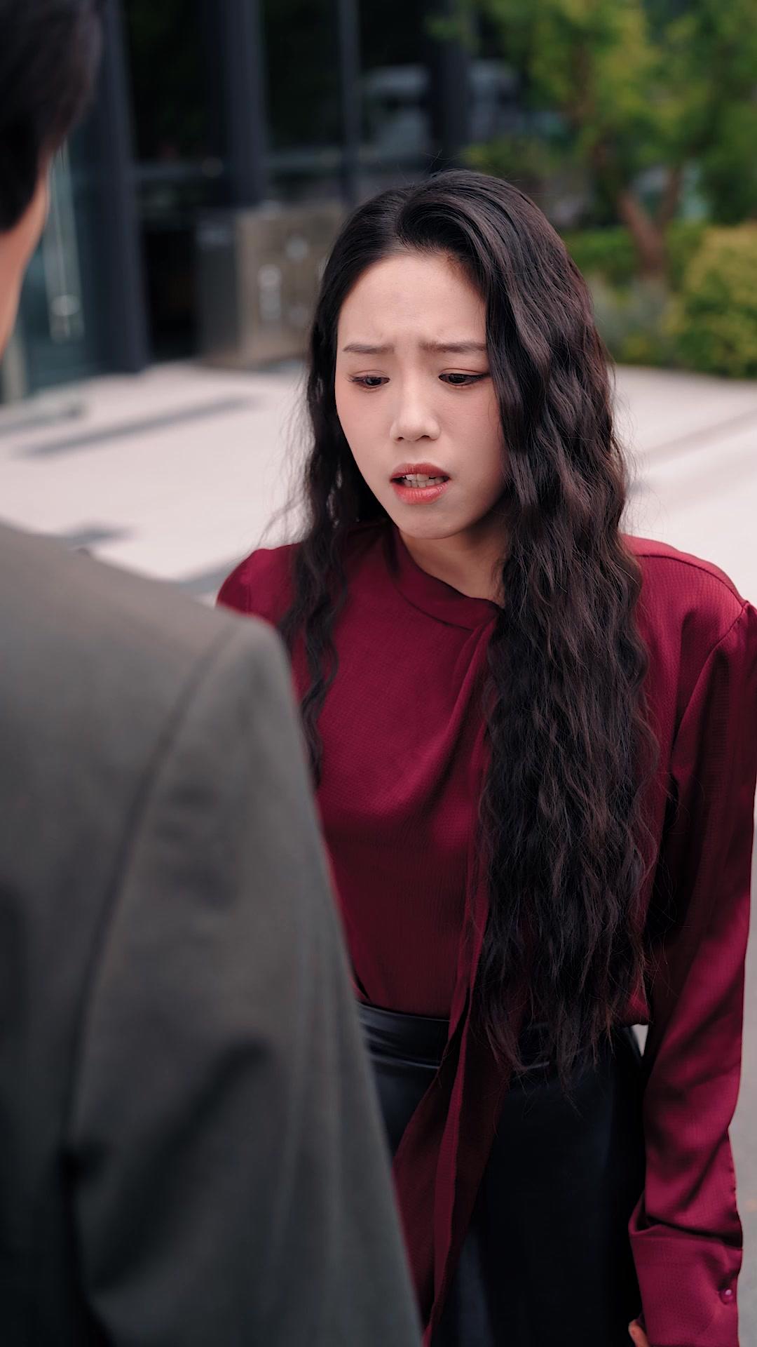 Cinta Terkoyak Malam Pertama 