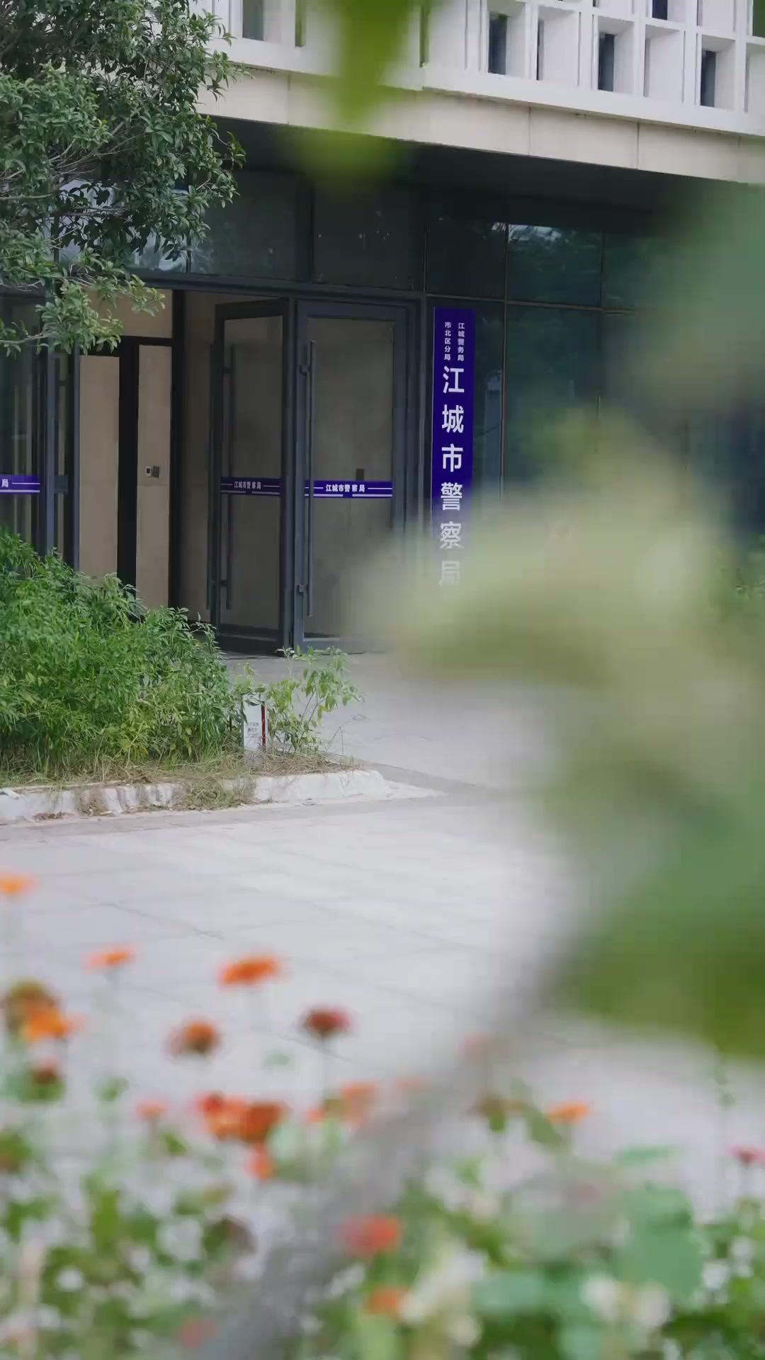 Putri Gila Singkirkan Putri Licik