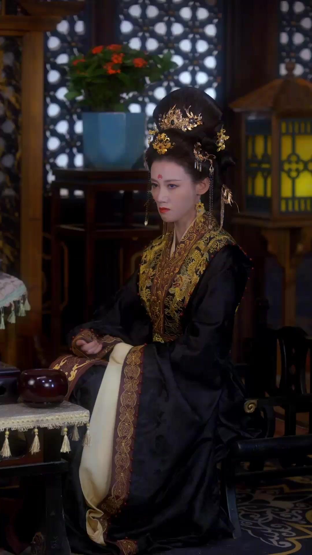 Sandiwara Kaisar Palsu