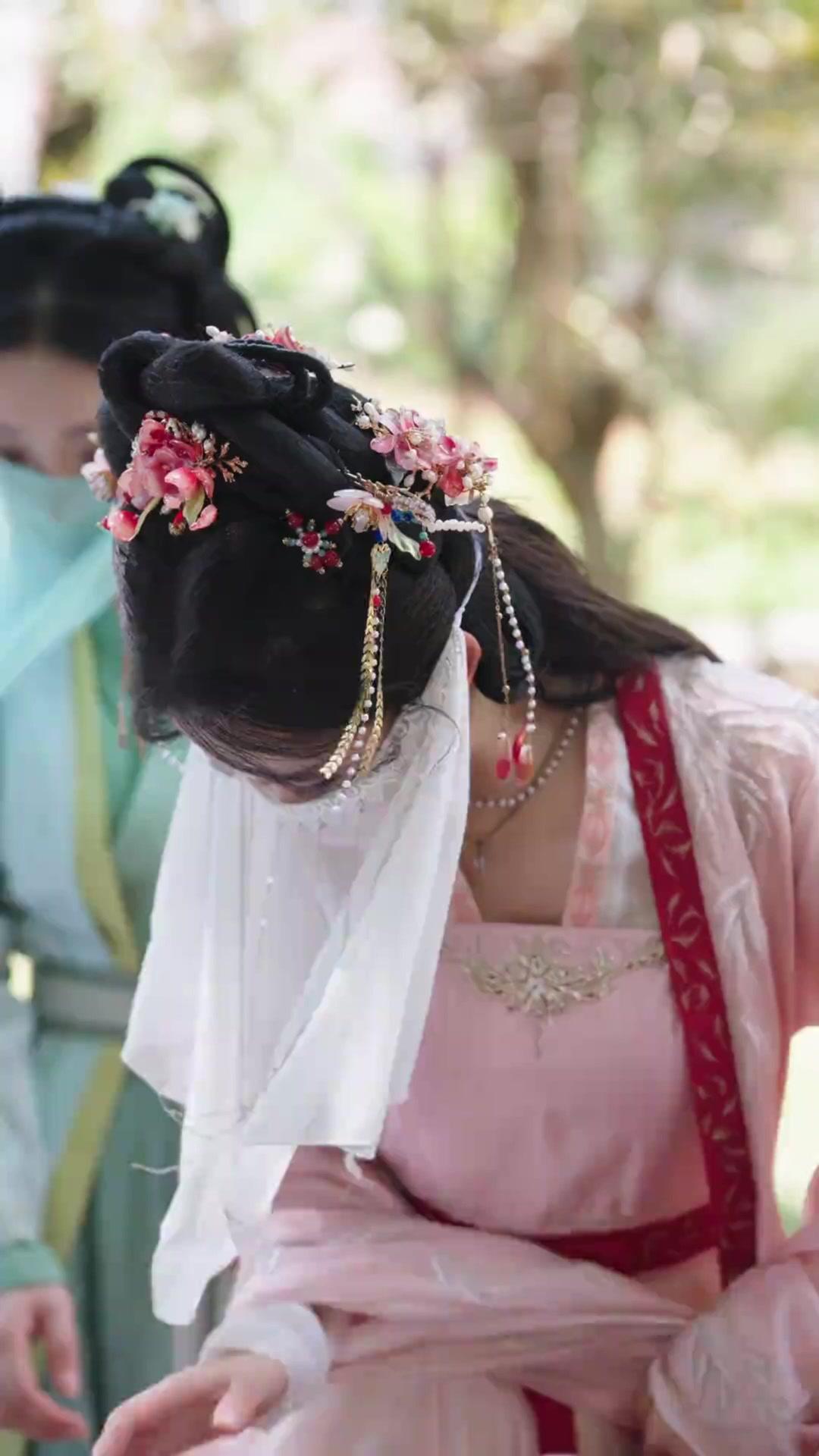 De Traída a Adorada