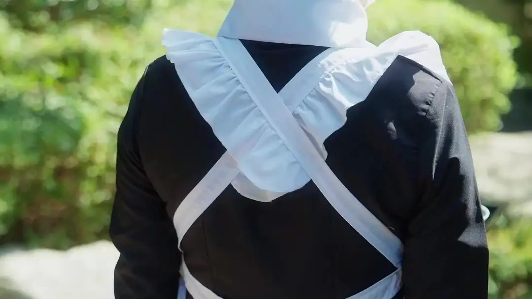 大富豪の親に手を出すな！新入りメイドと崩壊寸前の家族