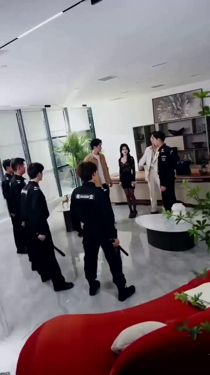 (Dublajlı) Eşsiz Qilin Bedeni