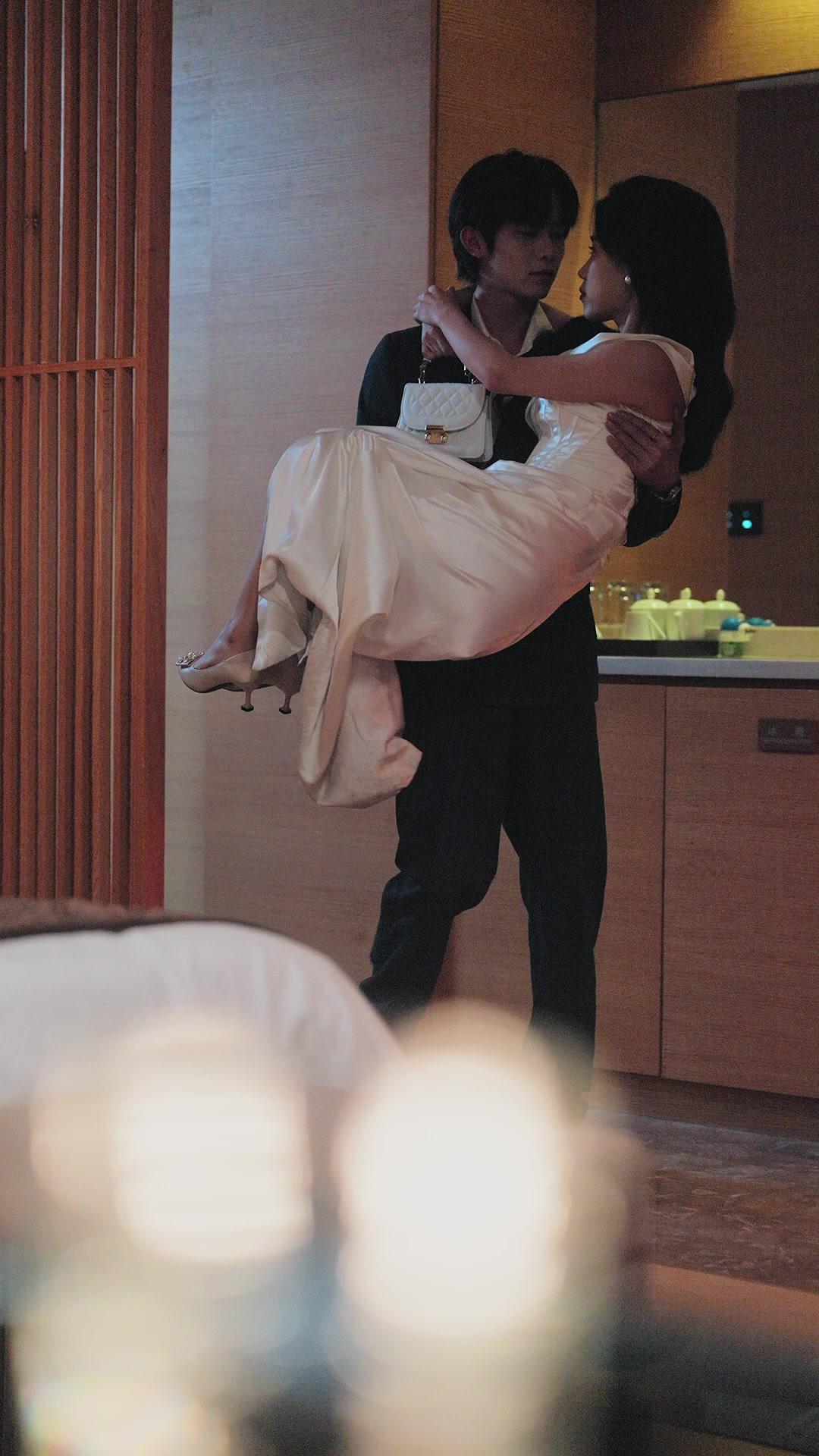  Gadis Materialistis Nikahi Miliarder