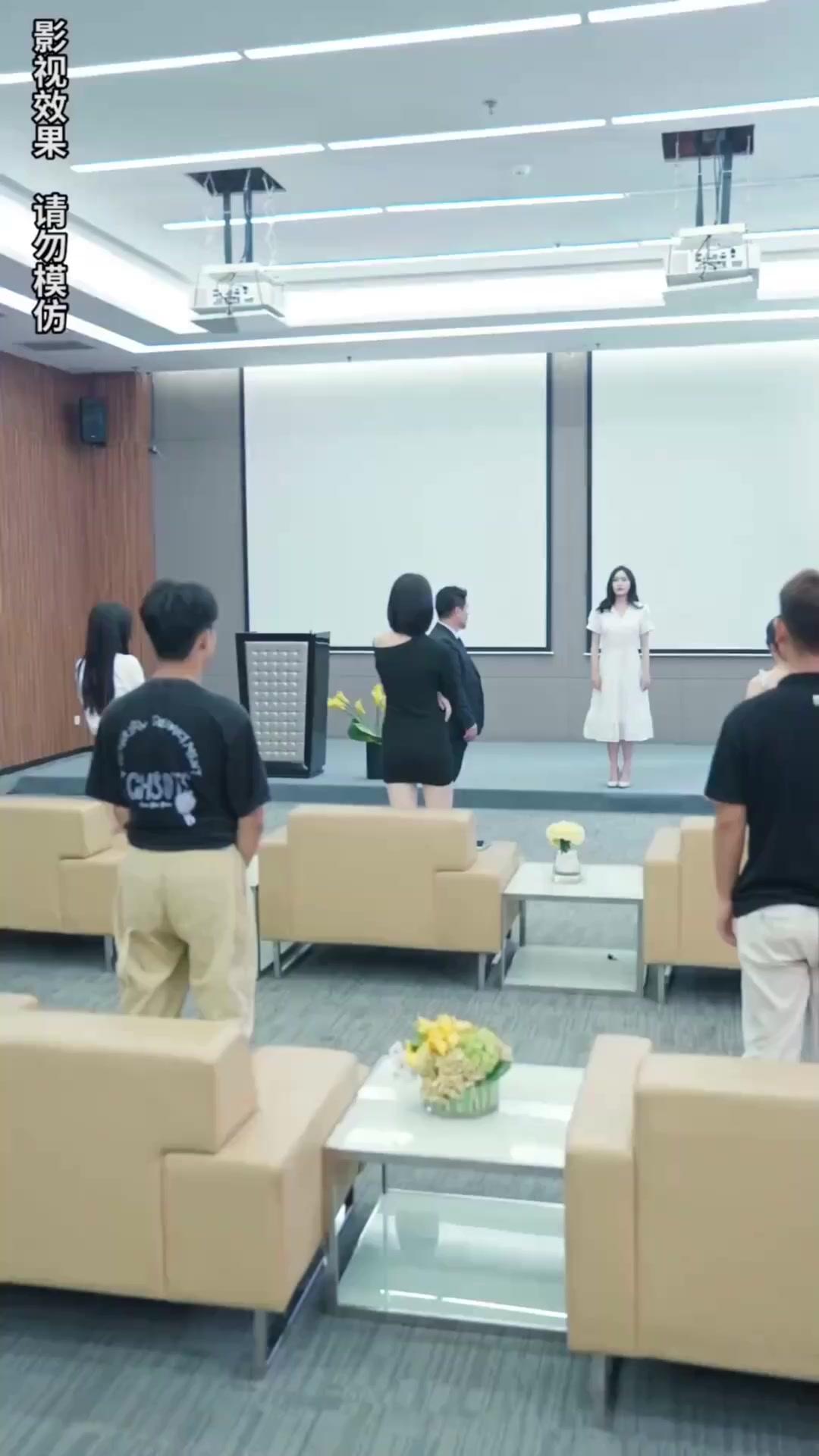 هويّتها سِرّ... وحبّه أقوى