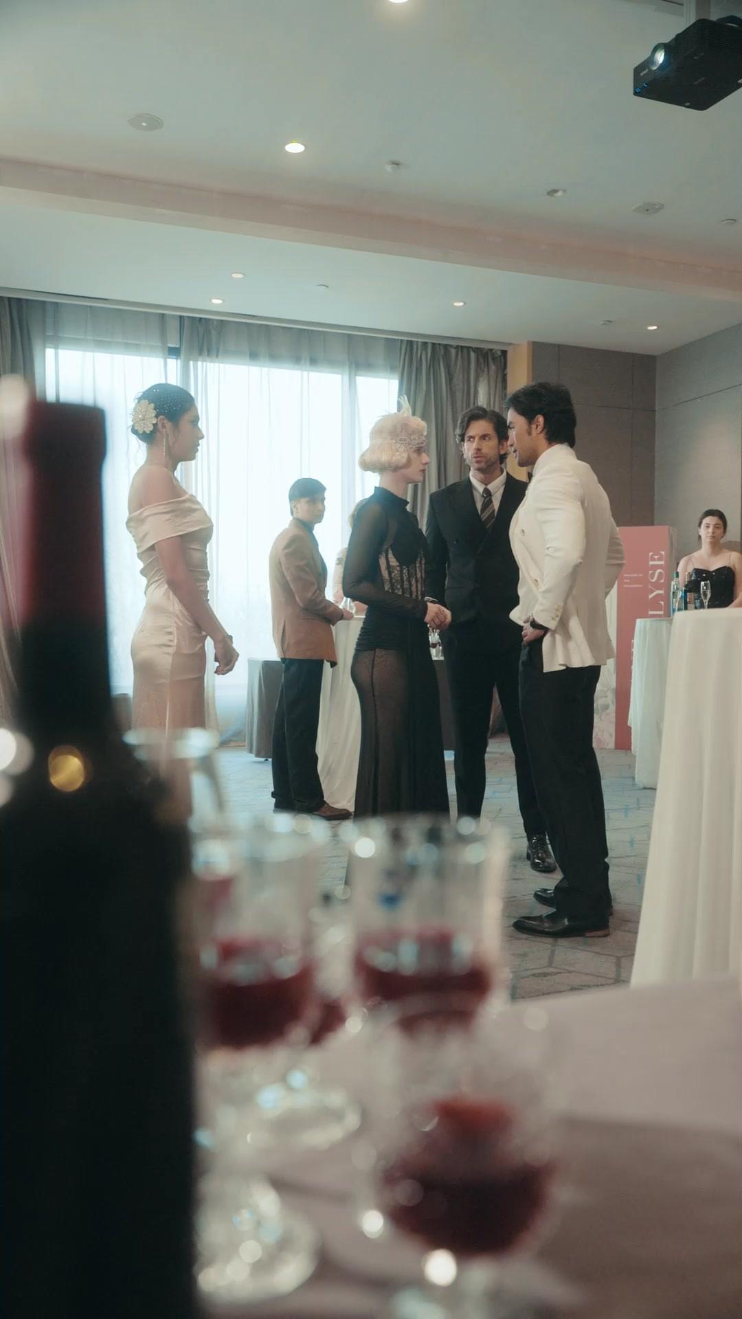 A Mistake at Sea: The Evil Bride Crossed the Billionaire Madam