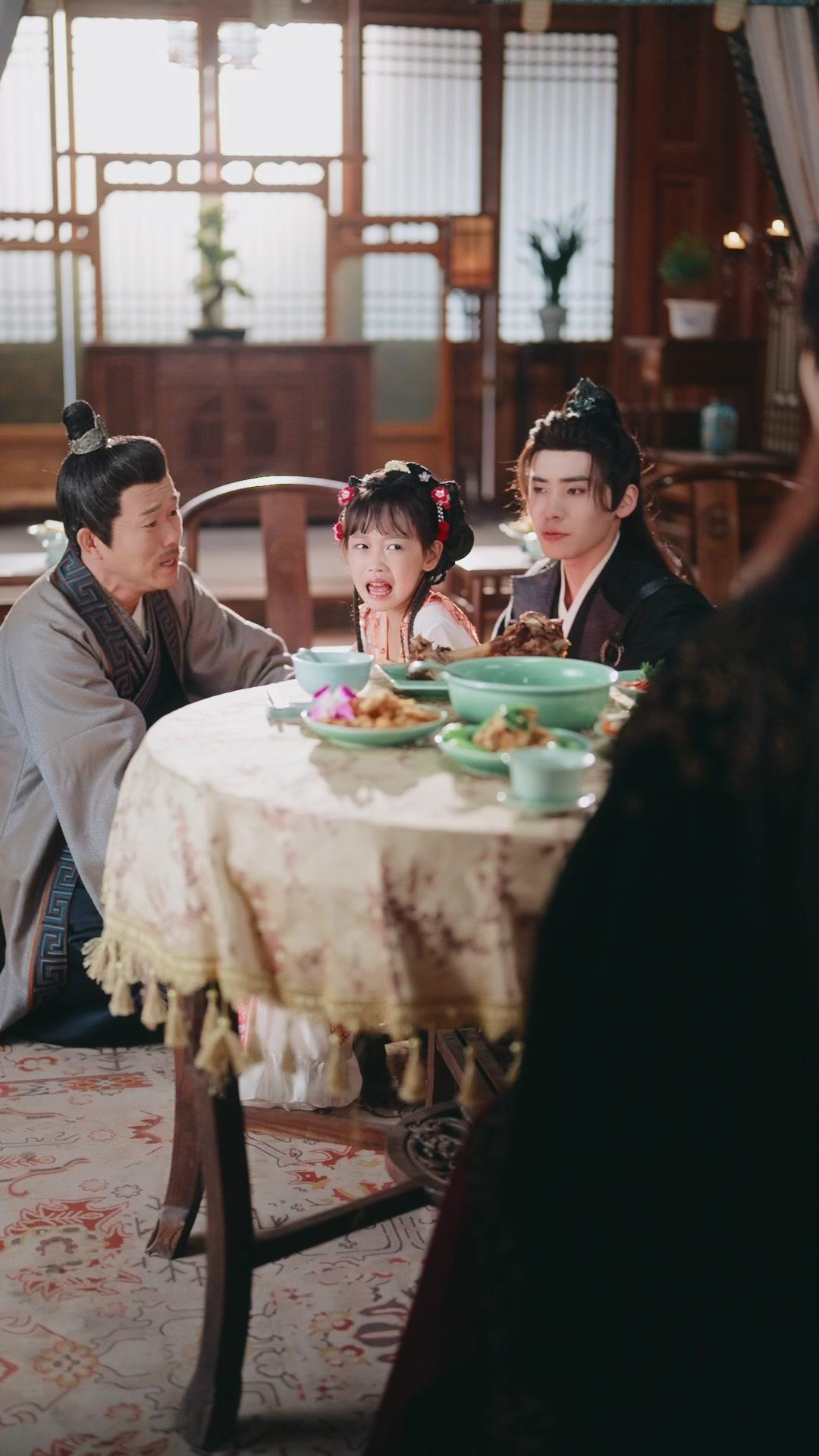 Daddy! Go Get Your Throne!