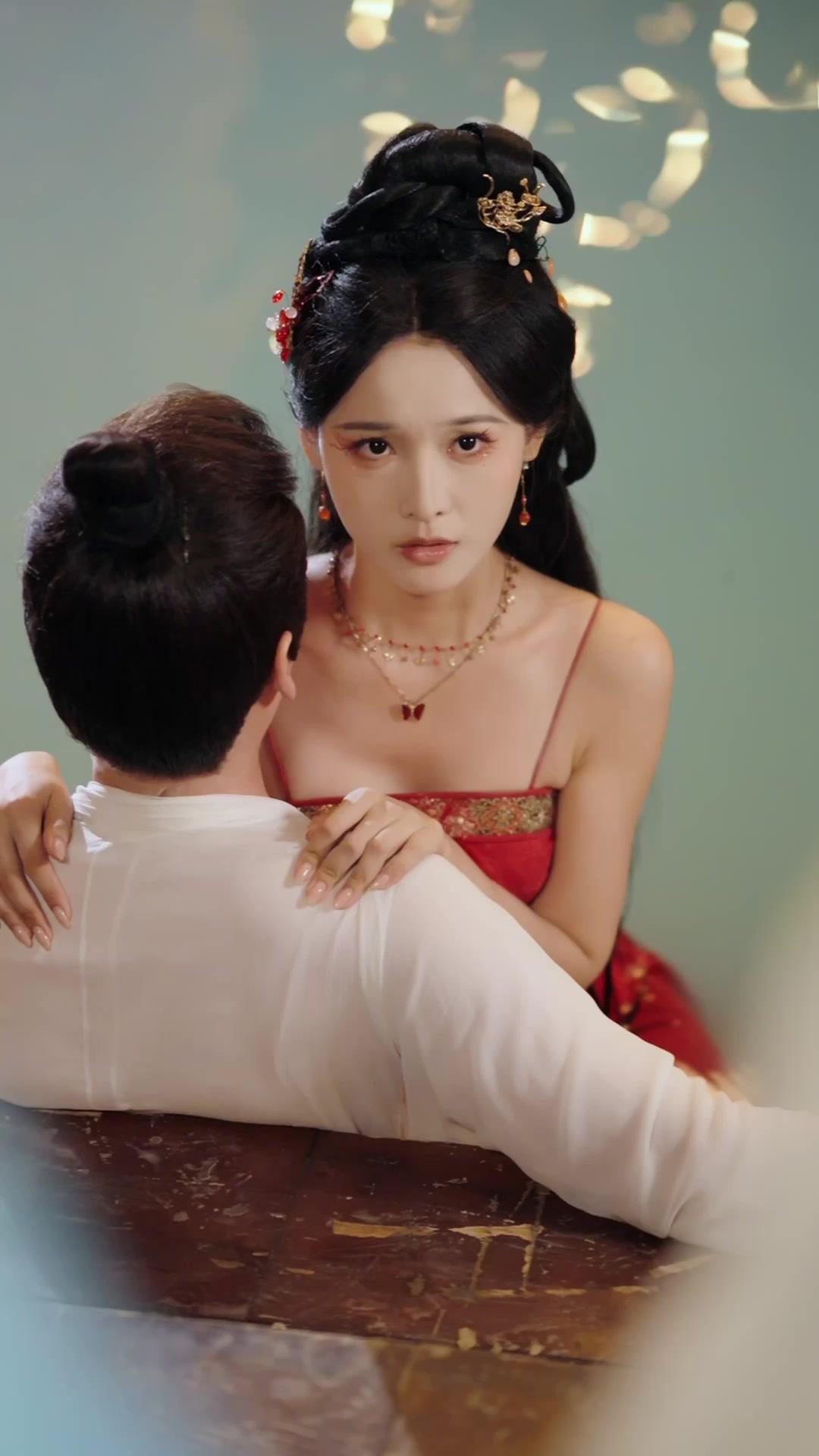 Las hermanas renacen en la guerra del palacio