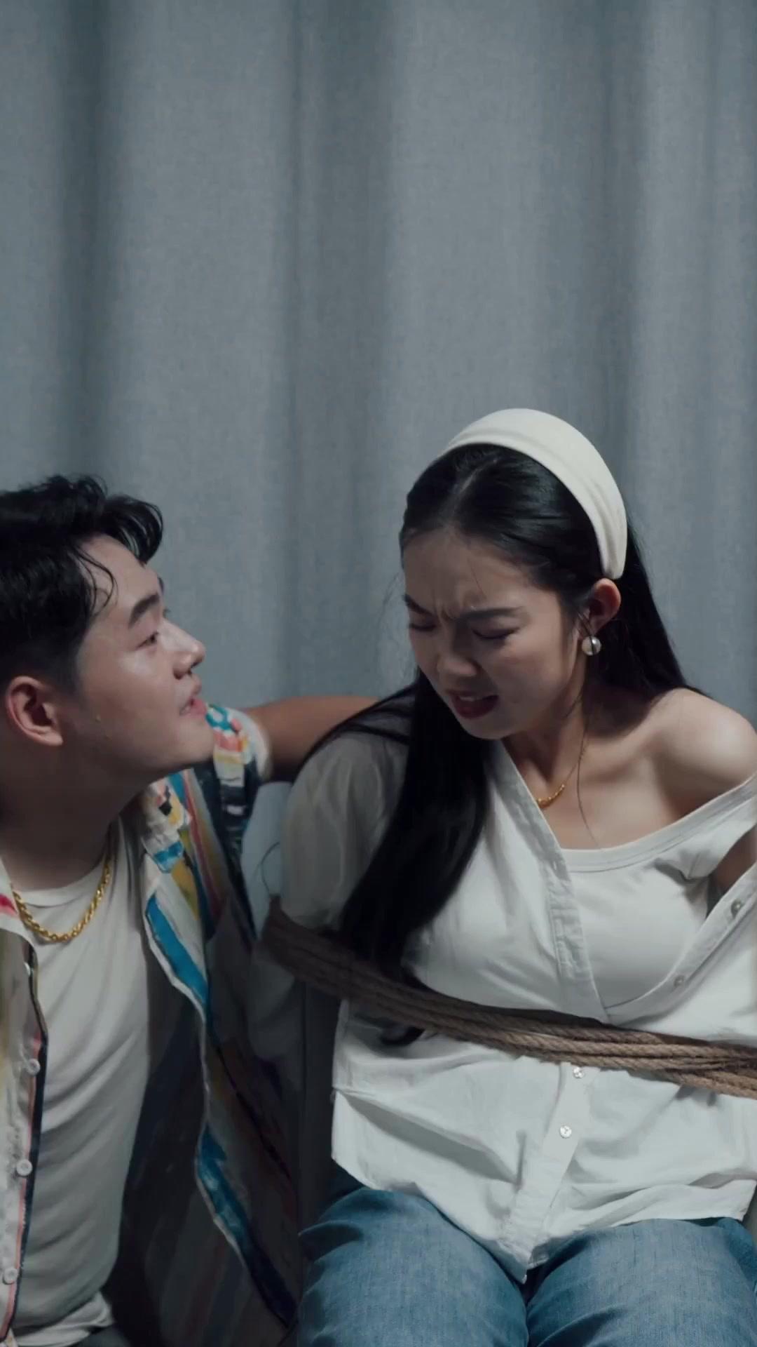  Putri Kaya Disangka Pembantu