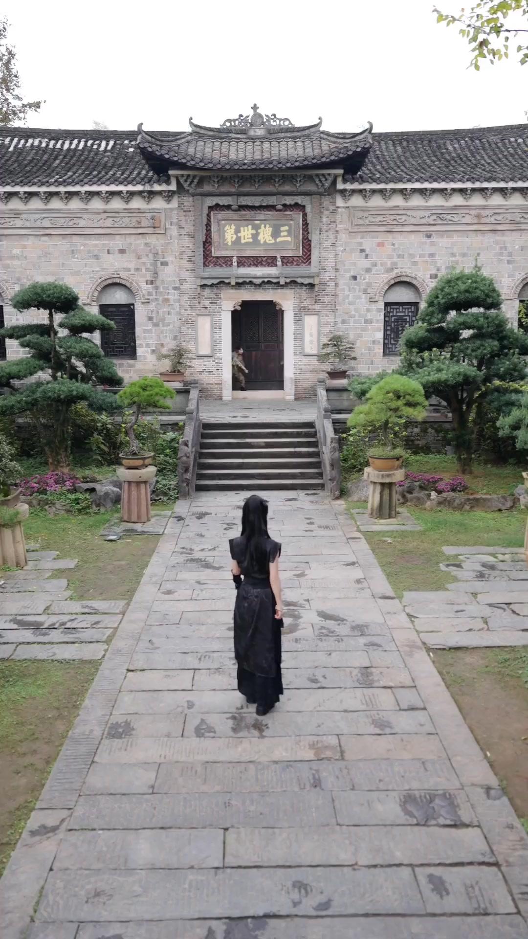 Adikku Kuasai Segalanya