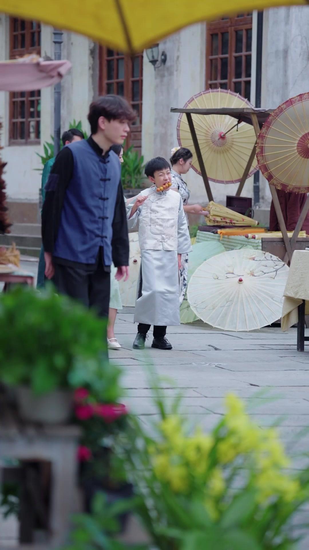 Tawanan Bumi, Tapi Bukan Kamu