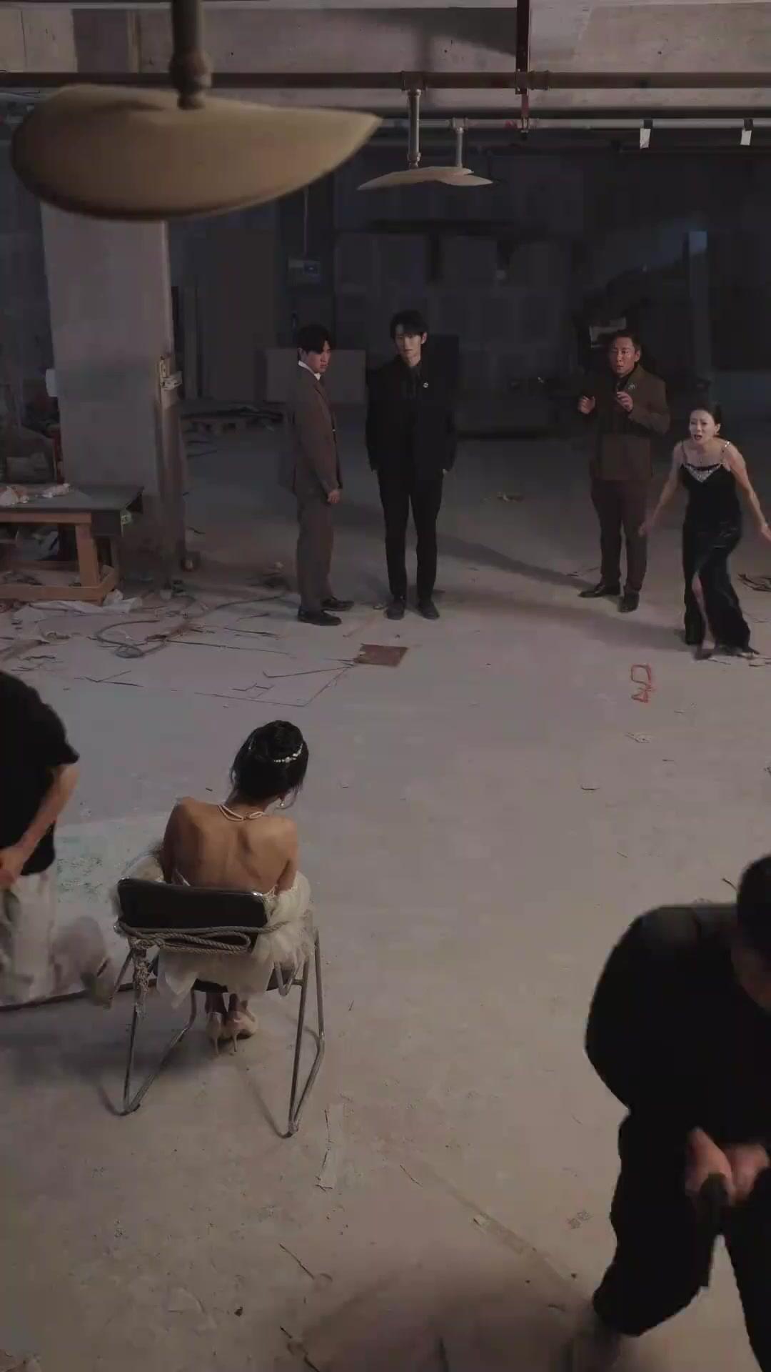 (Doblado) ¿La sustituya de quién?