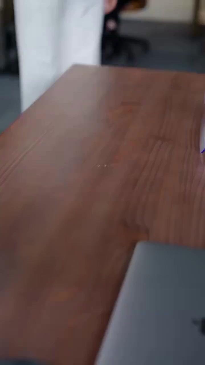 Per Sopravvivere, Mi Stringo al Mio Nemico