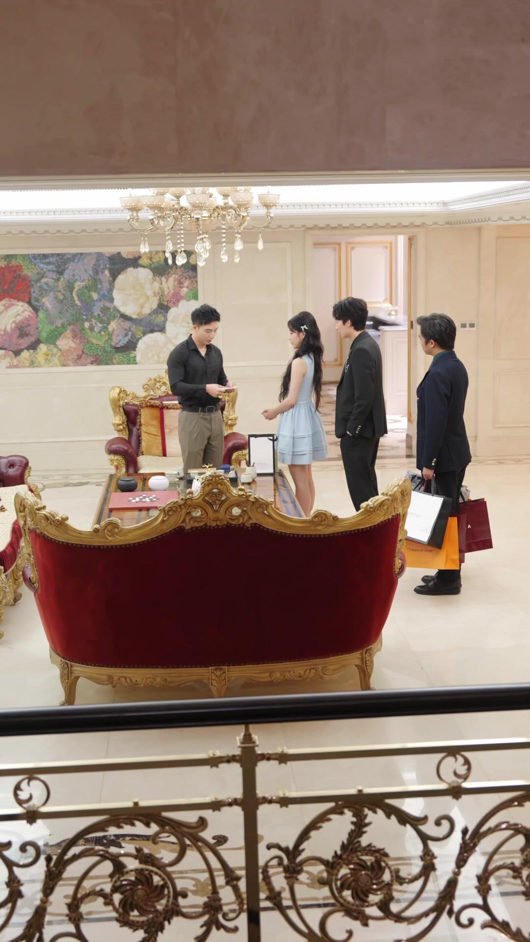 Figuran Jadi Ratu Cerita