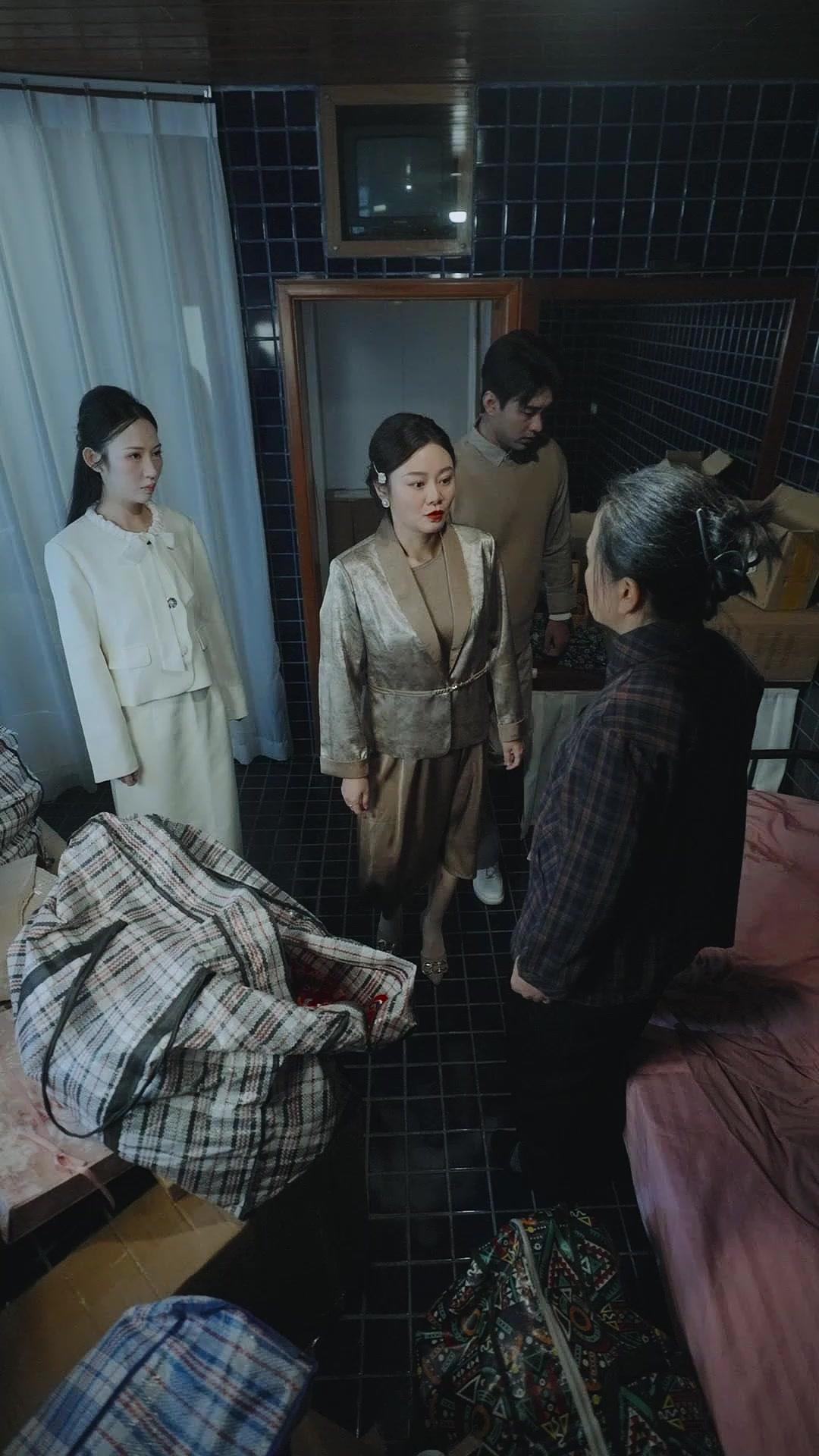 On My Wedding Day, Mom DIED!