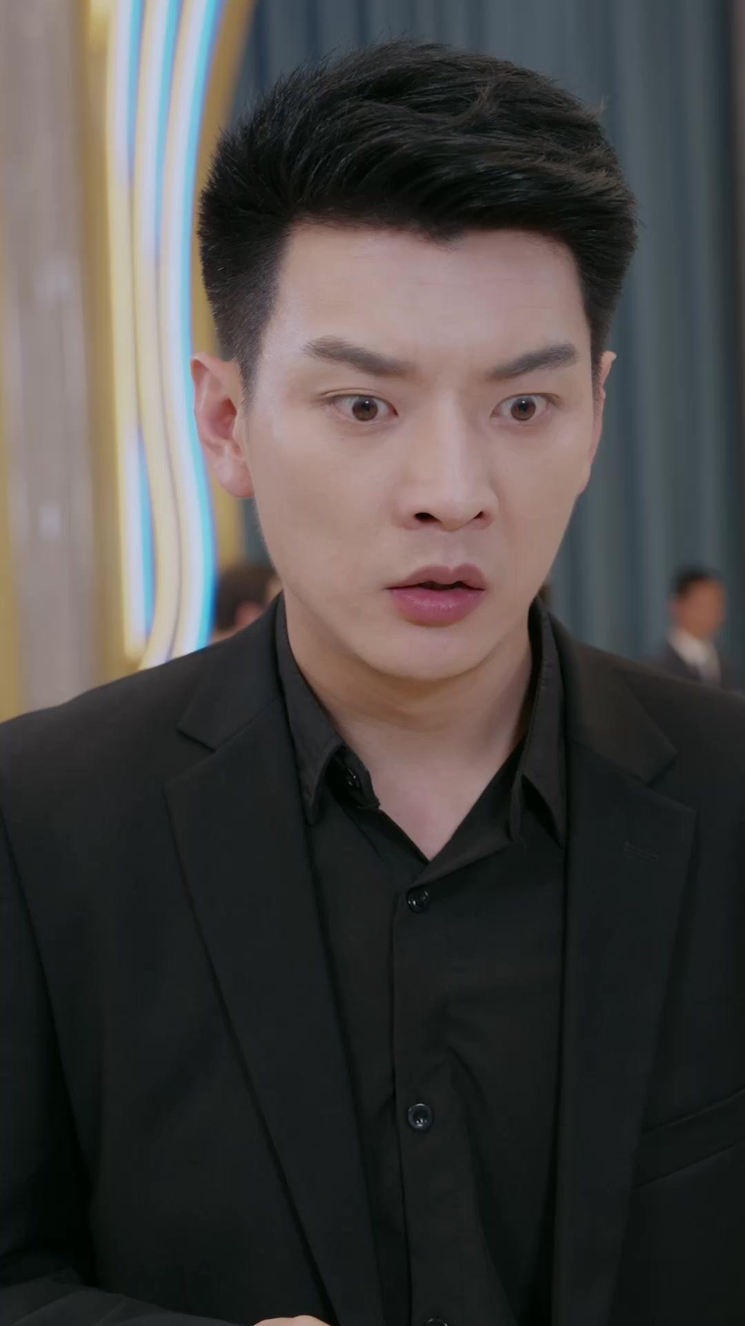 CEO in Danger: Her Guard’s Actually a Legend