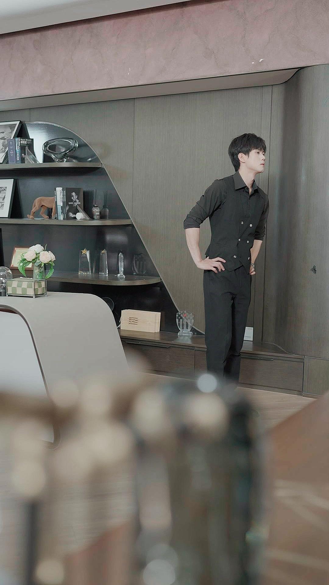 COPINE PAYANTE, ÉPOUSE OUBLIÉE