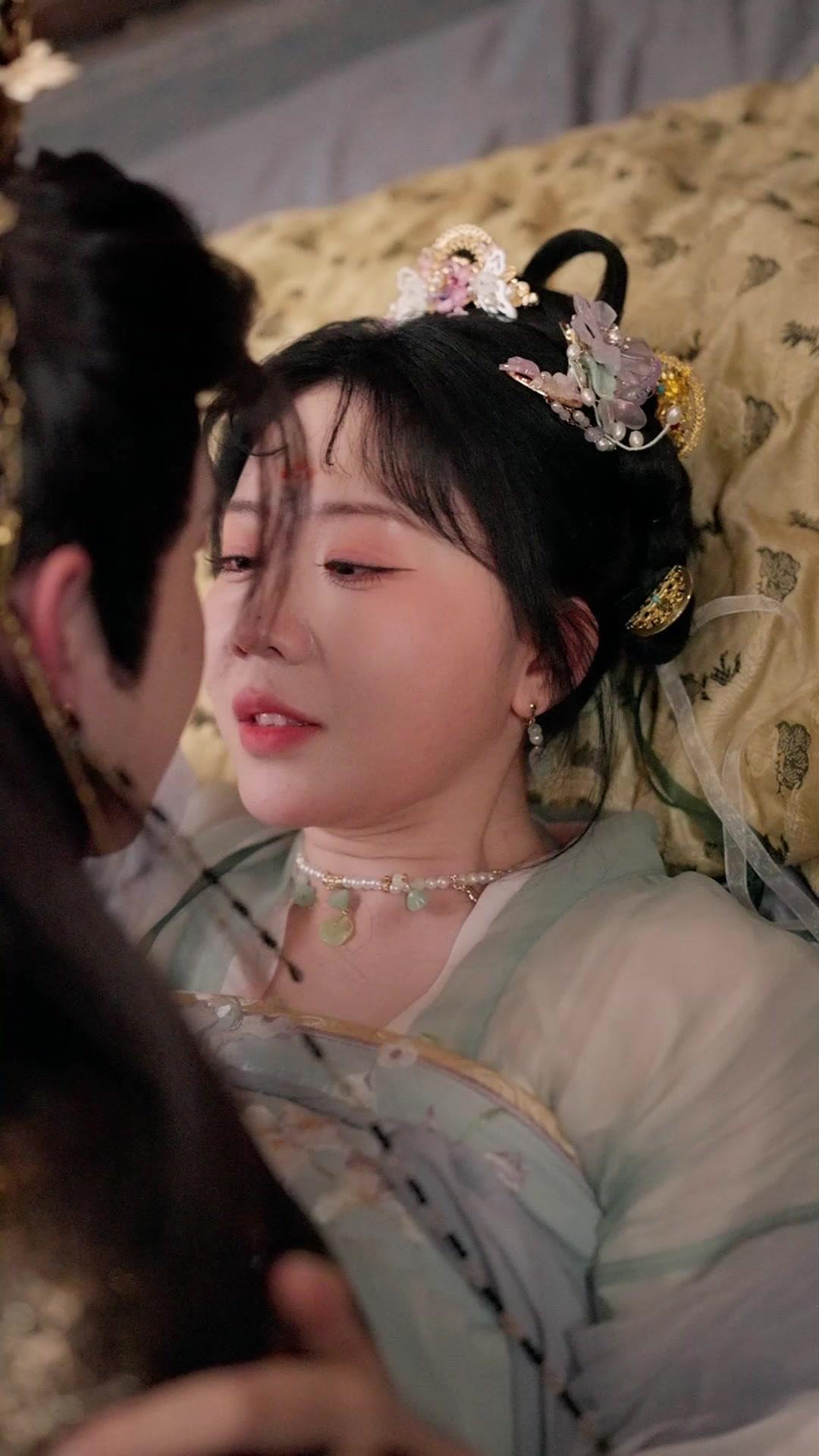 UN SOUVERAIN MAL ÉLEVÉ