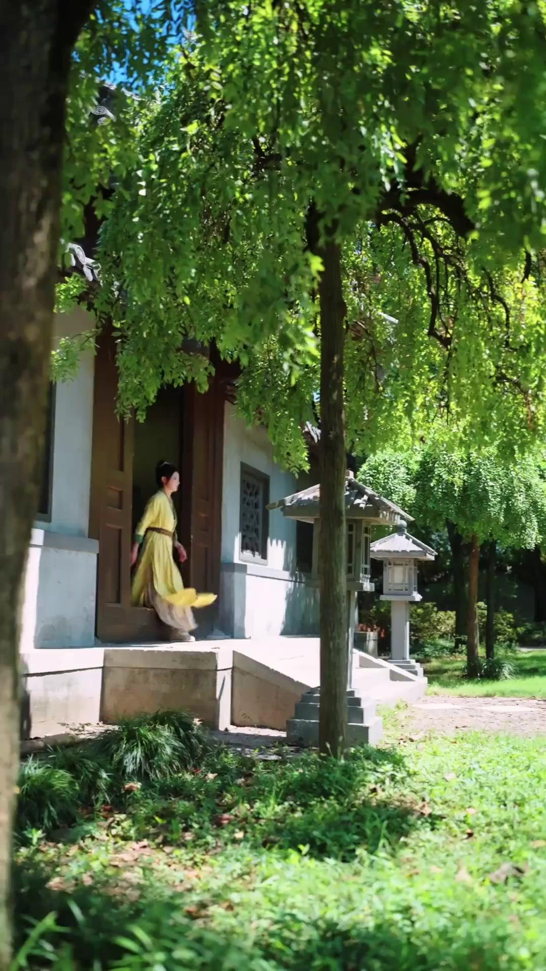 朱門に忍ぶ 旧き転生姫