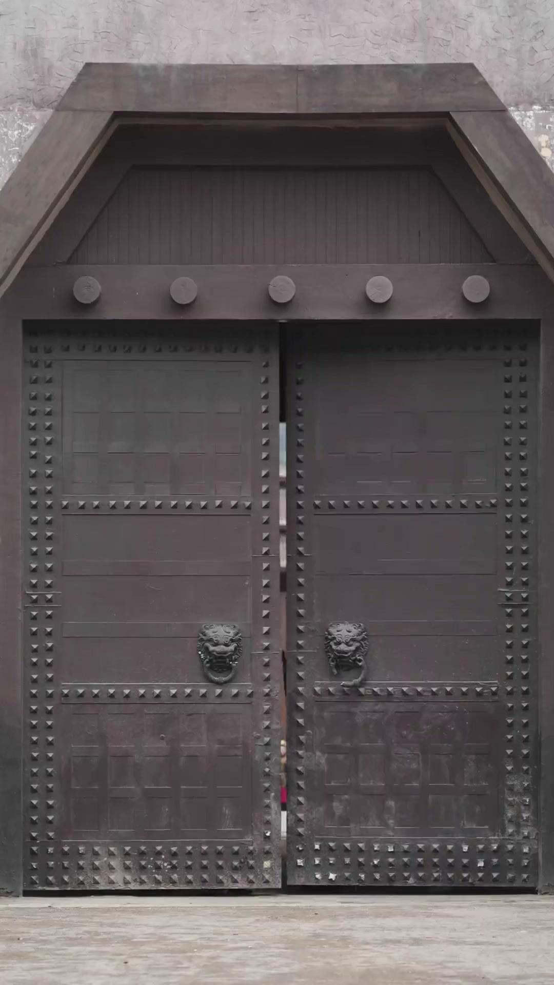 Before the Fall of a Realm