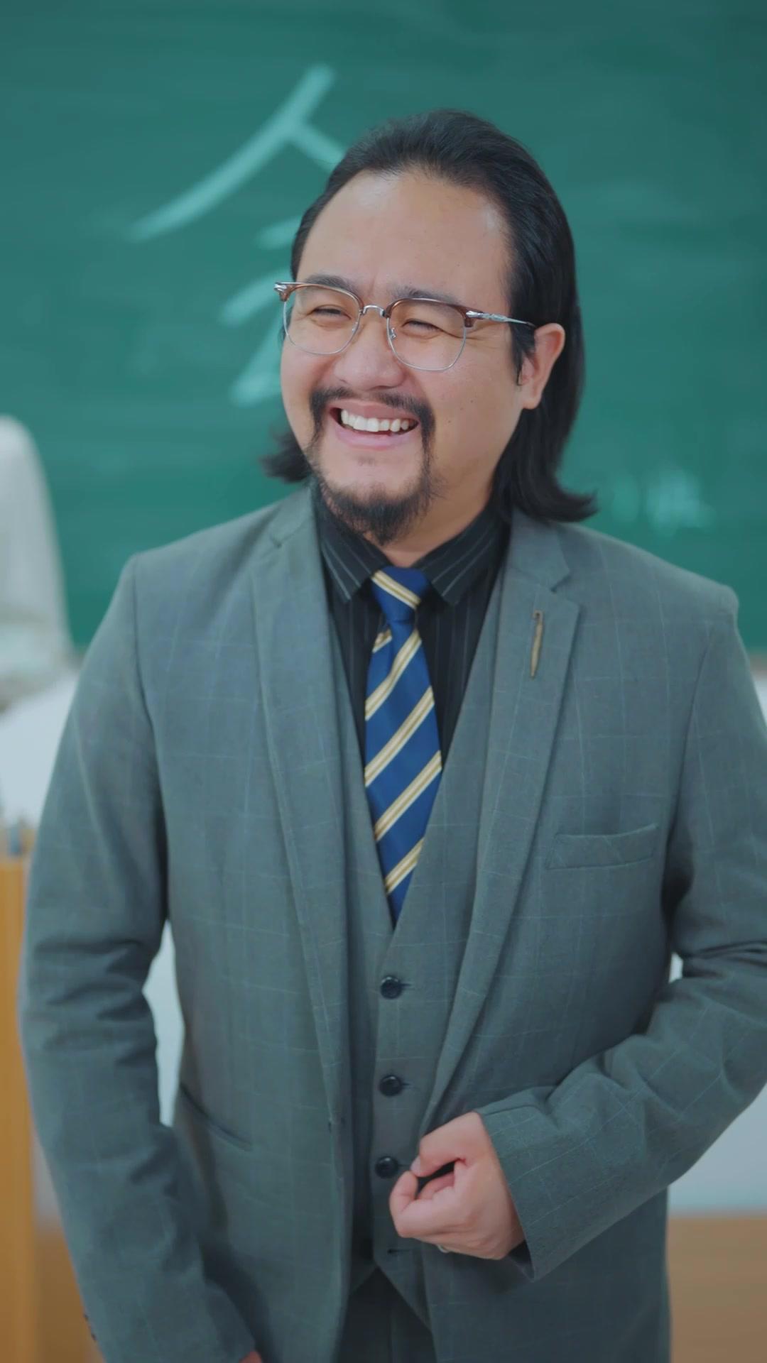 爸氣回歸後，冒牌貨跪地求饒