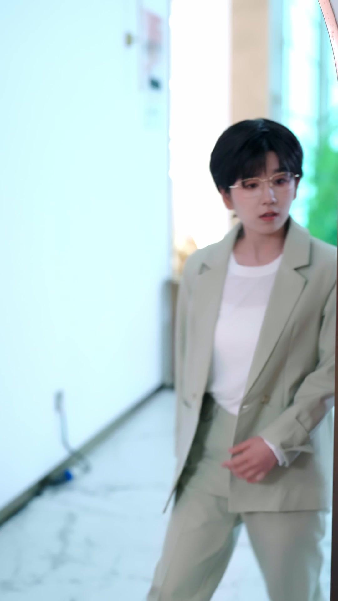 Bonda Lima: Gagah Dan Menawan