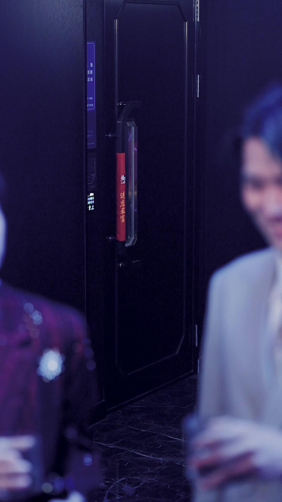 Cinta Terkoyak Malam Pertama 