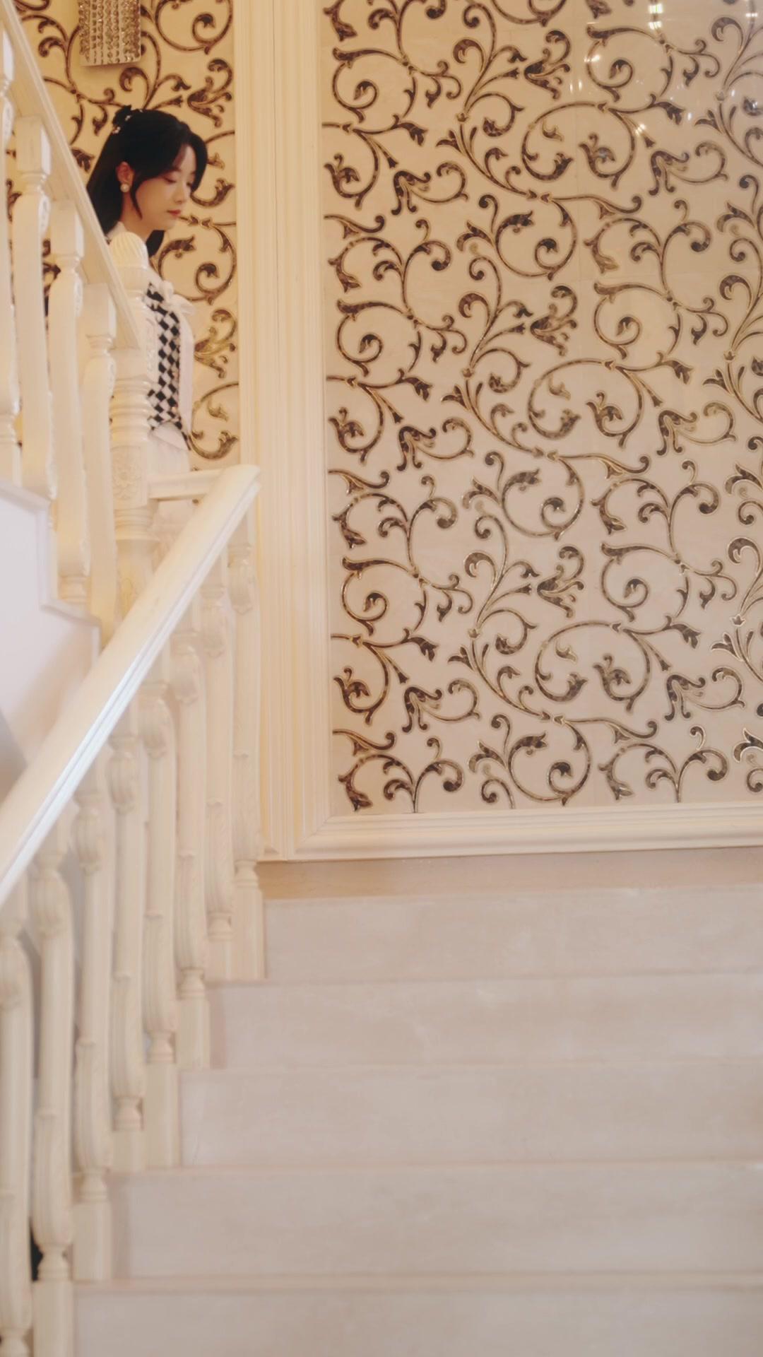 貧民窟女殺手掉馬了