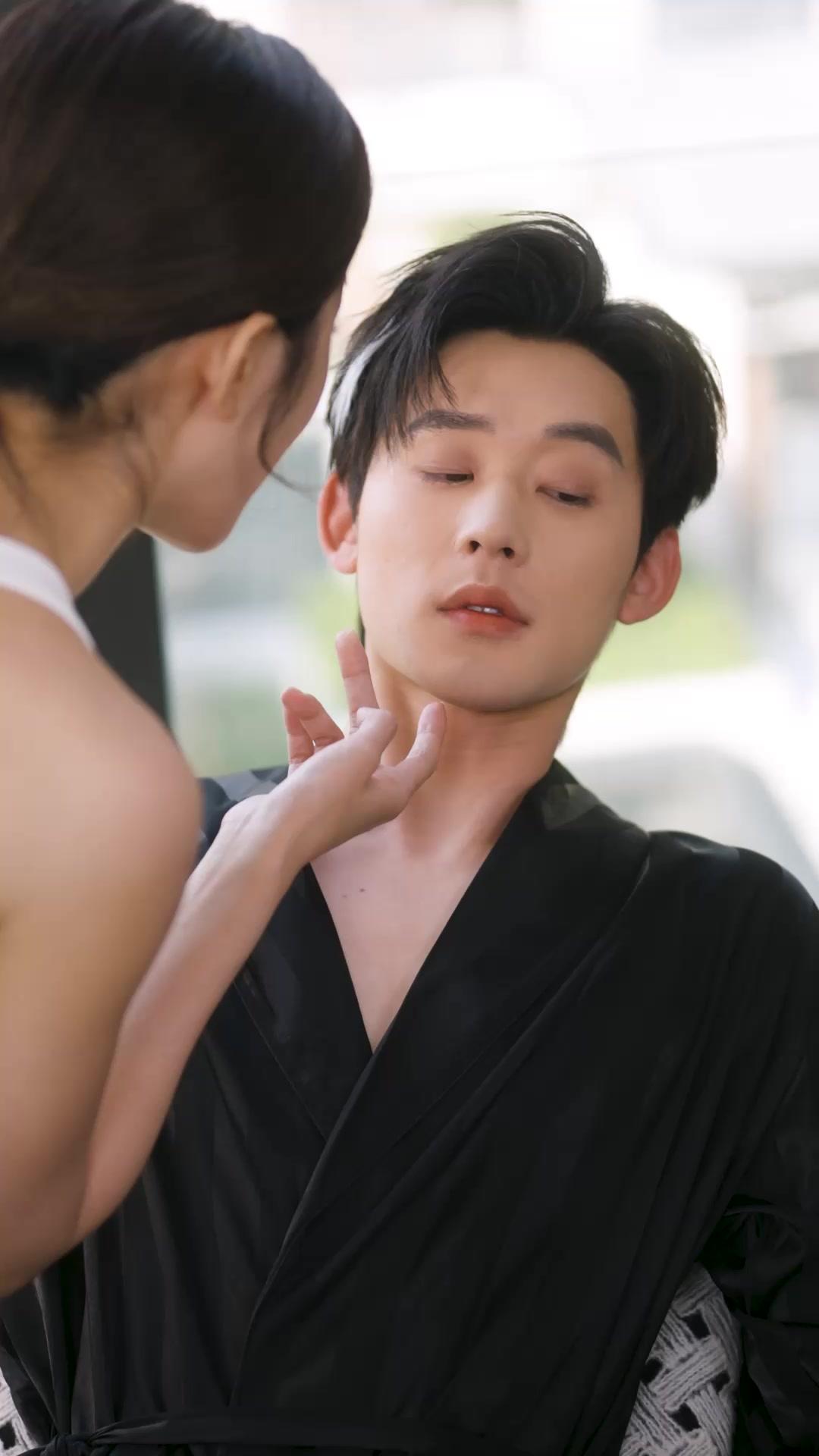 一見鍾情後，紈絝成了妻管嚴