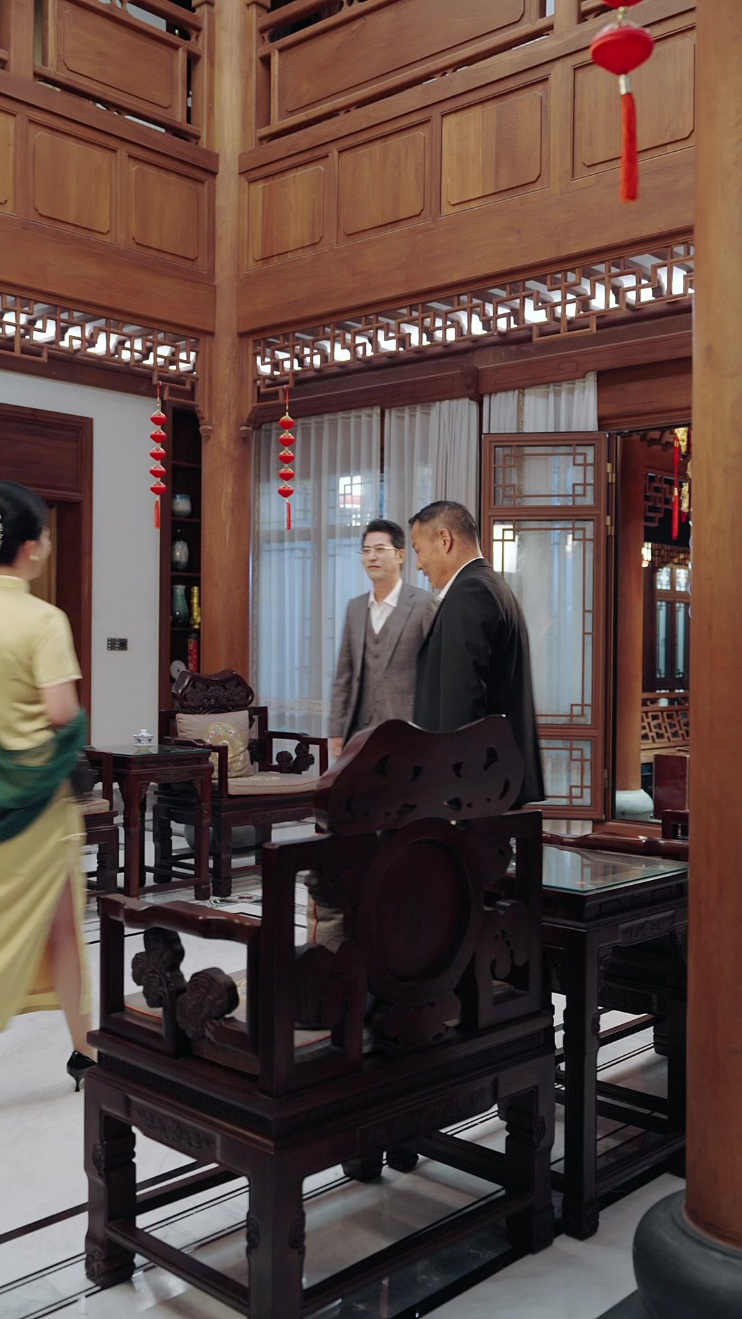 Help! My Reborn Queen Needs My Favor!