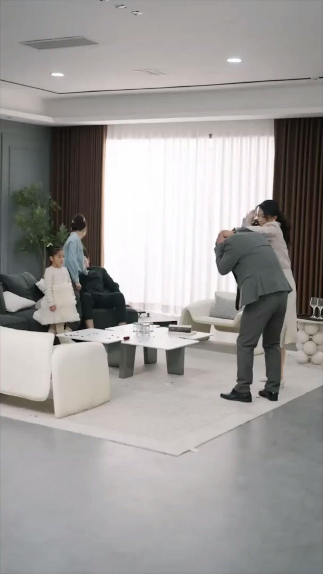 (Doblado)Derribando a la familia tóxica con mi suegra