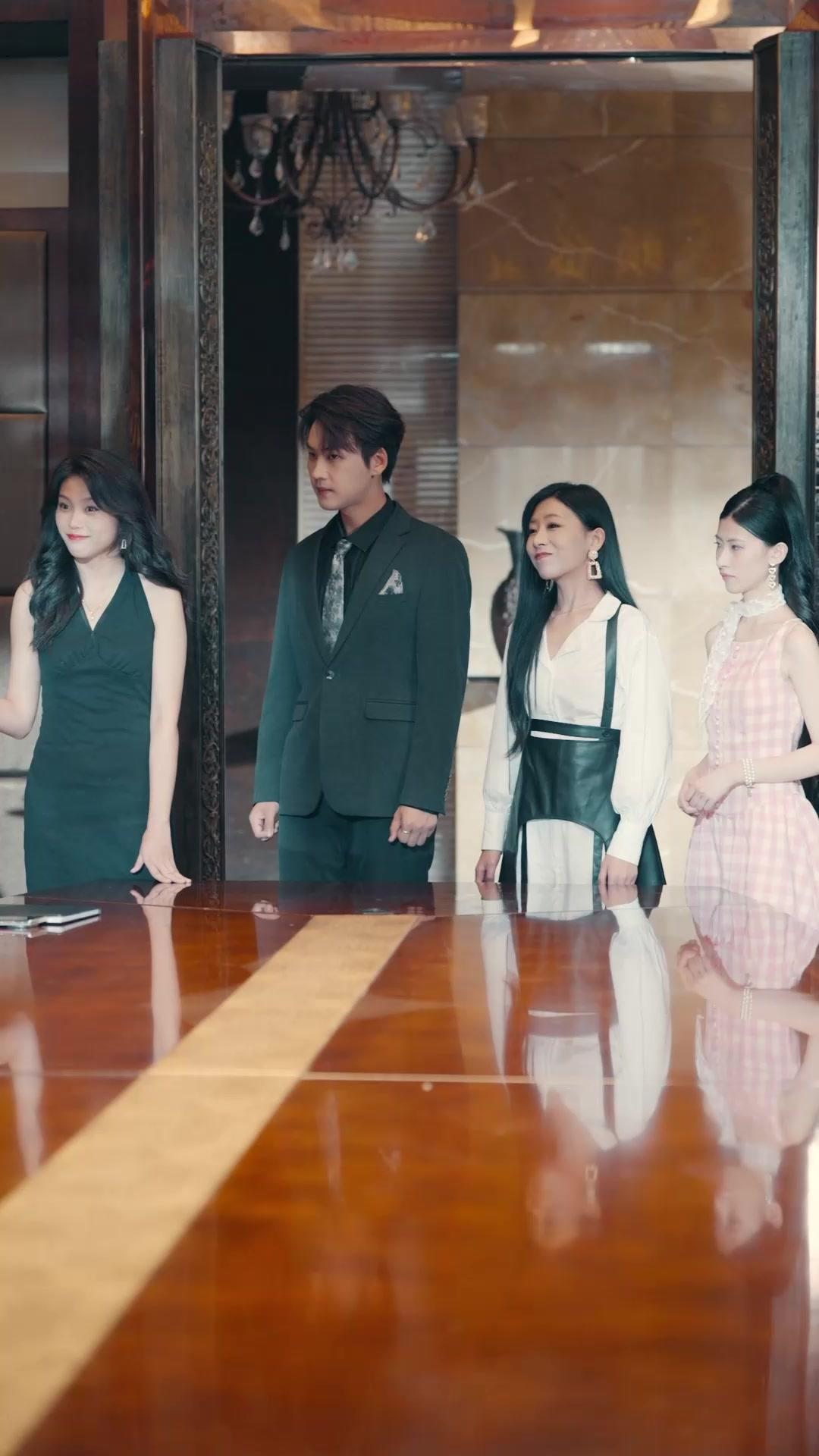 Terjebak di Dunia Novel