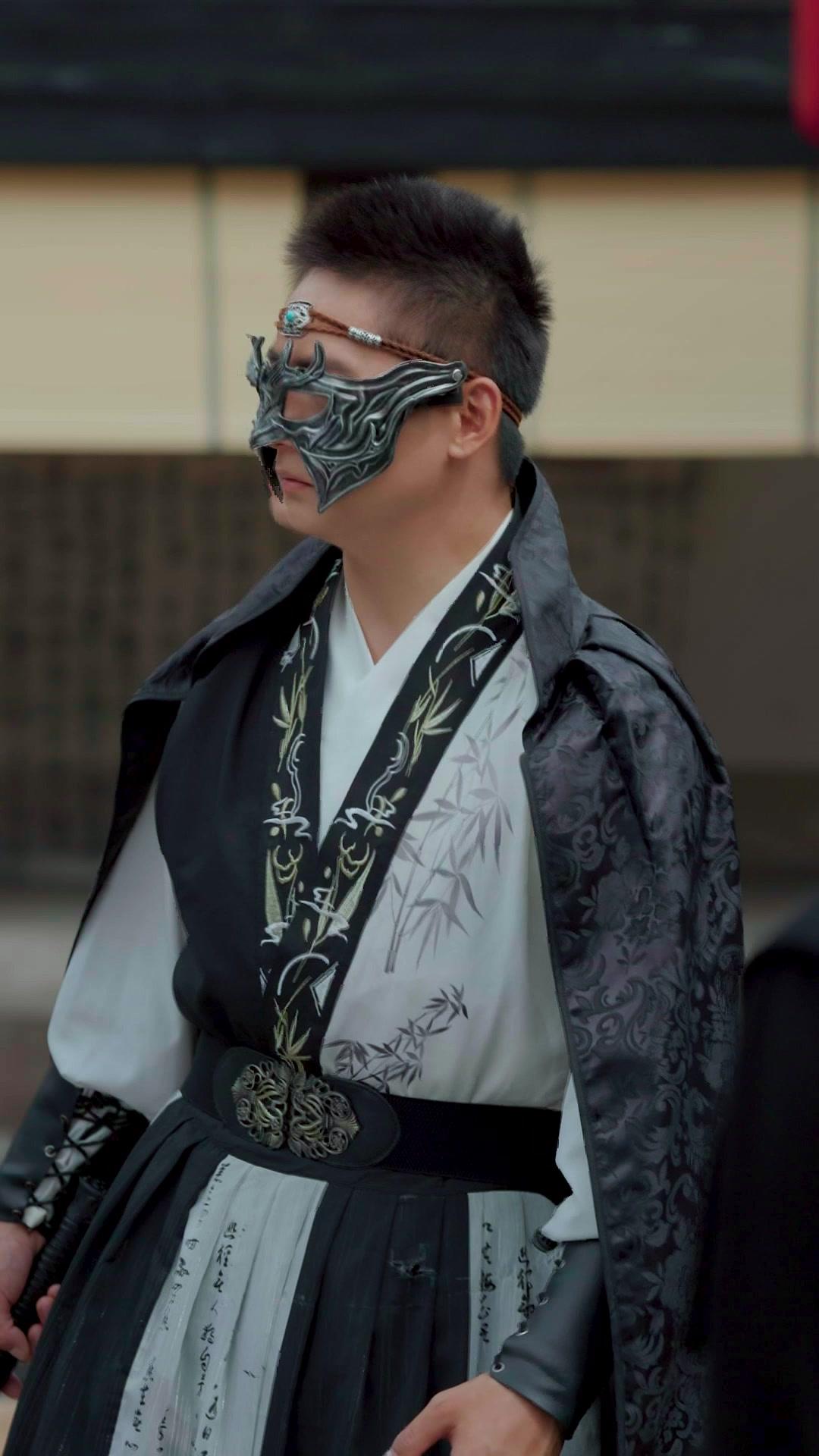 Fénix entre cenizas