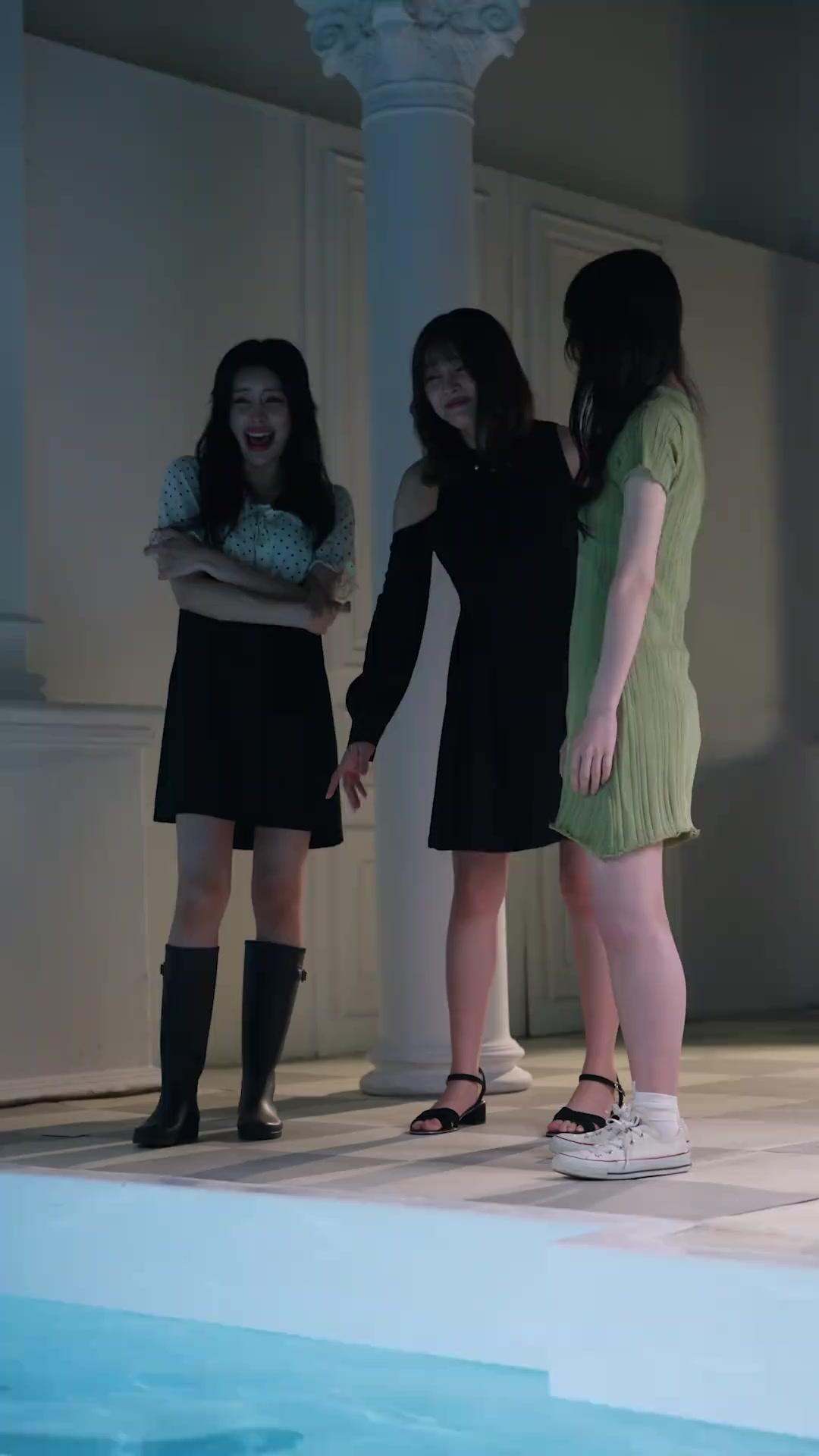 (Dubbed)His Mother? The CEO's mistress?