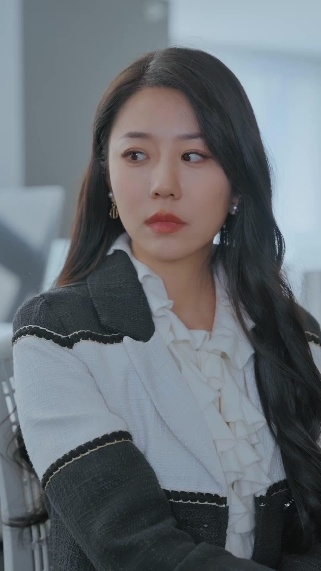 Istri Bos Bosan, Mulai Kerja Hari Ini