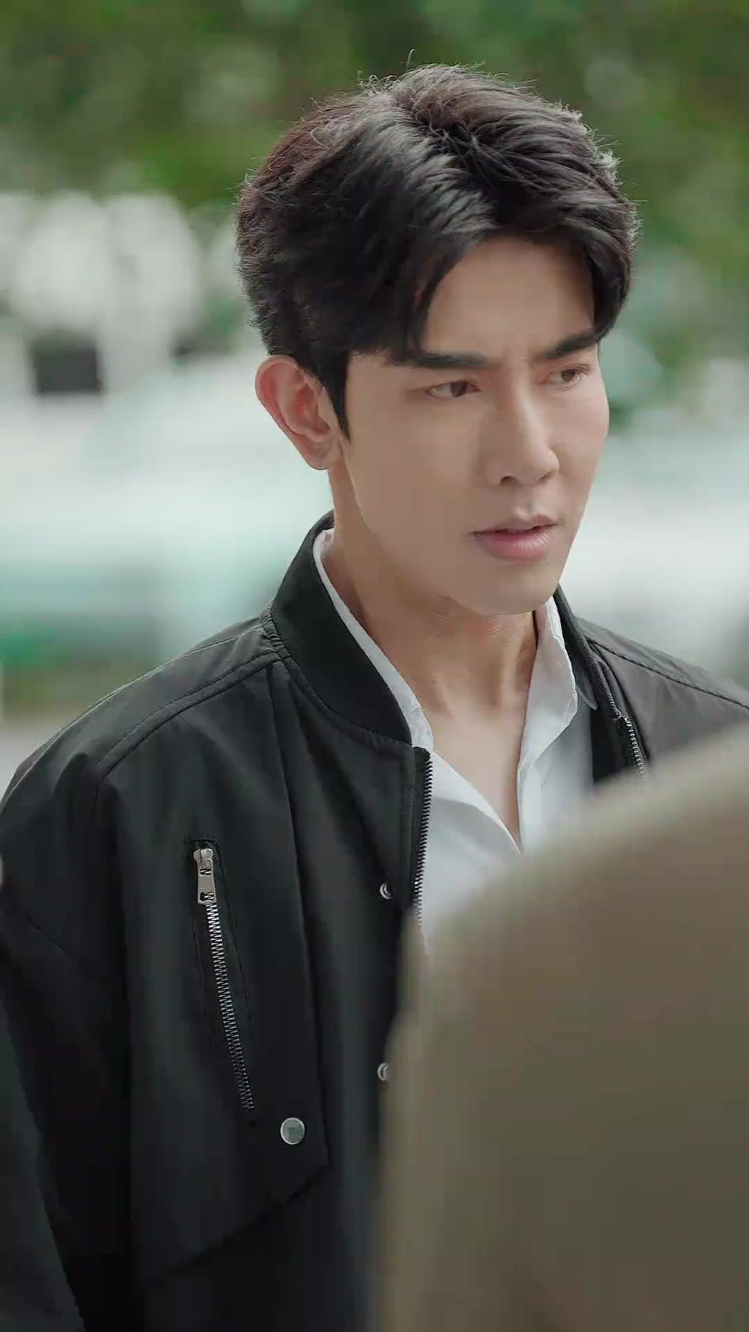 Cahaya di balik gelap