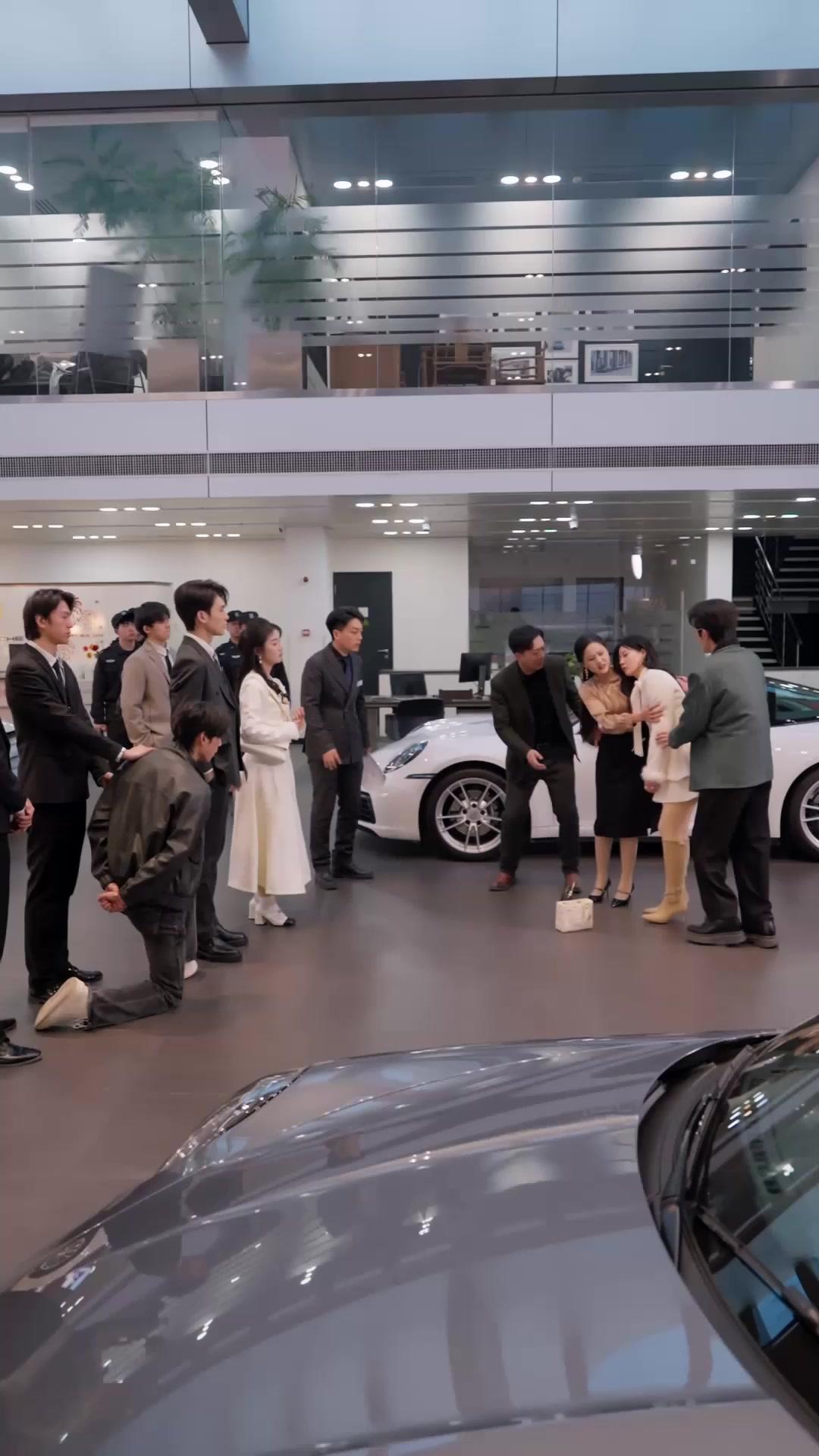 Topeng Palsu Keluarga