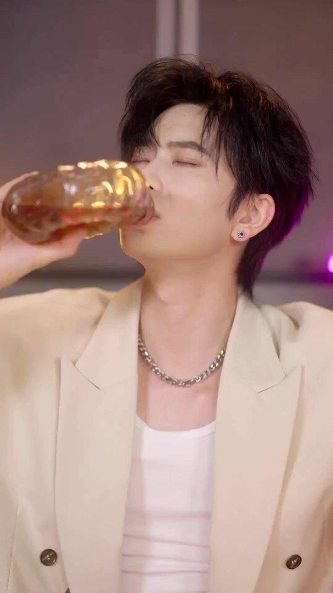 (พากย์เสียง) แต่งเพราะพี่ หย่าเพื่อพี่