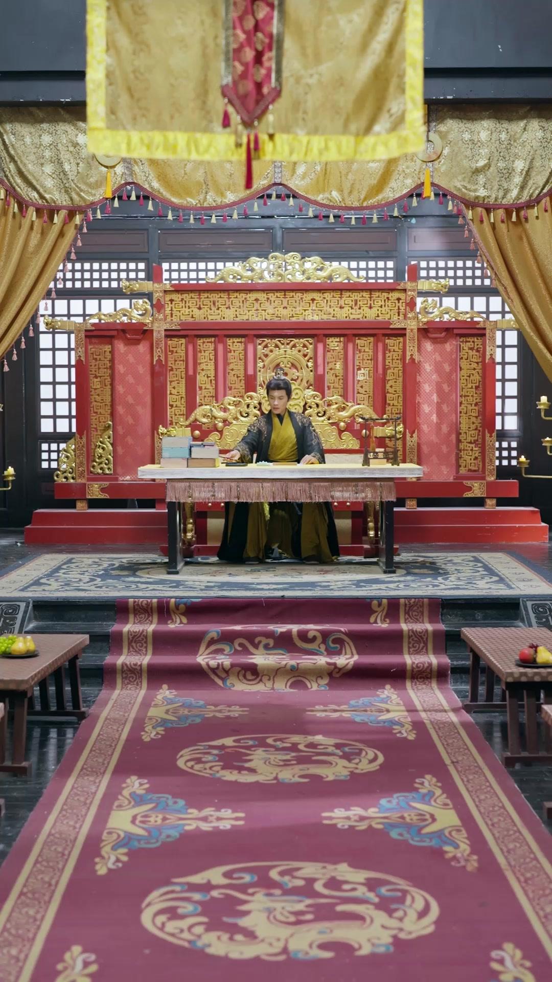 The Commoner Emperor’s Love Returns