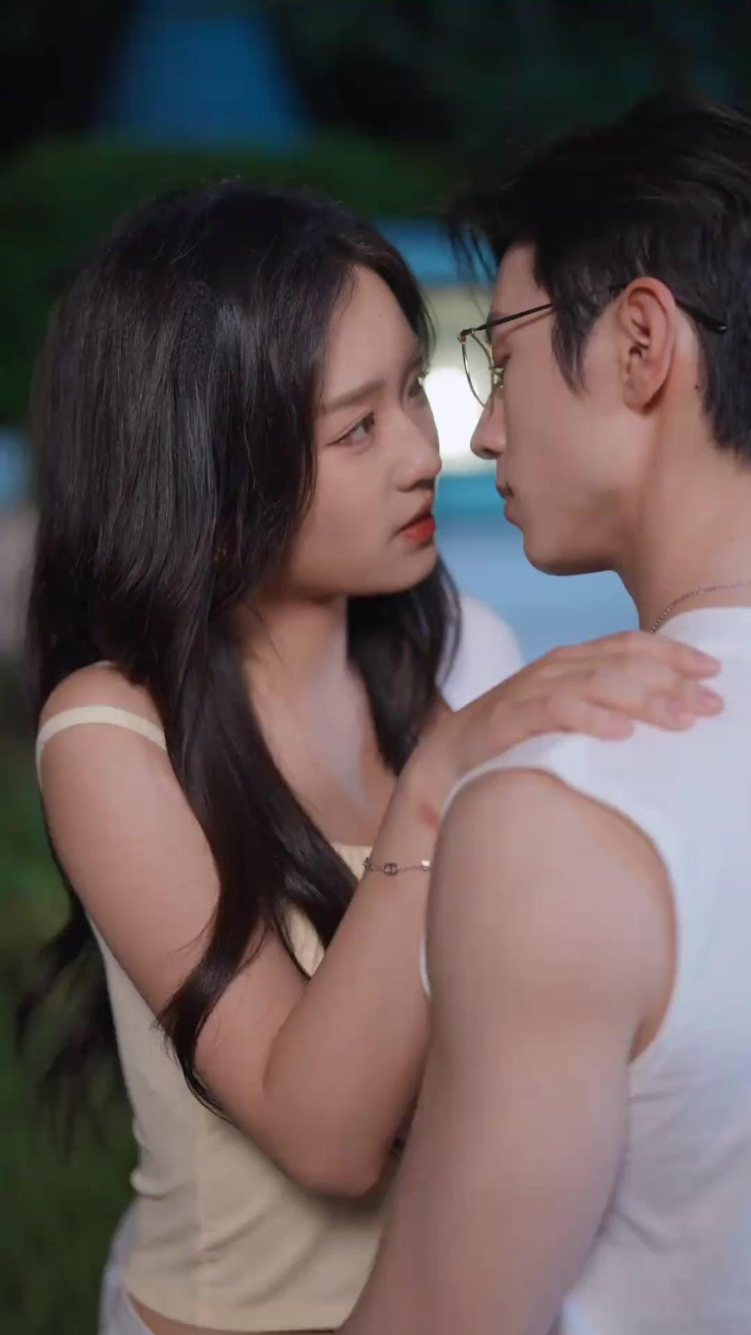 Đắm Chìm Trong Đêm Xuân