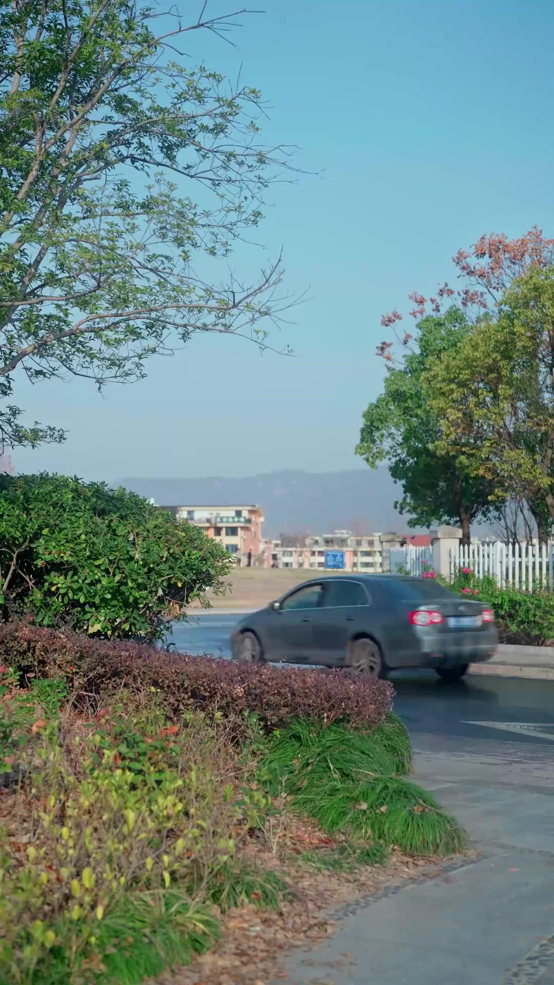 Trả Lại Anh Cả Thế Giới