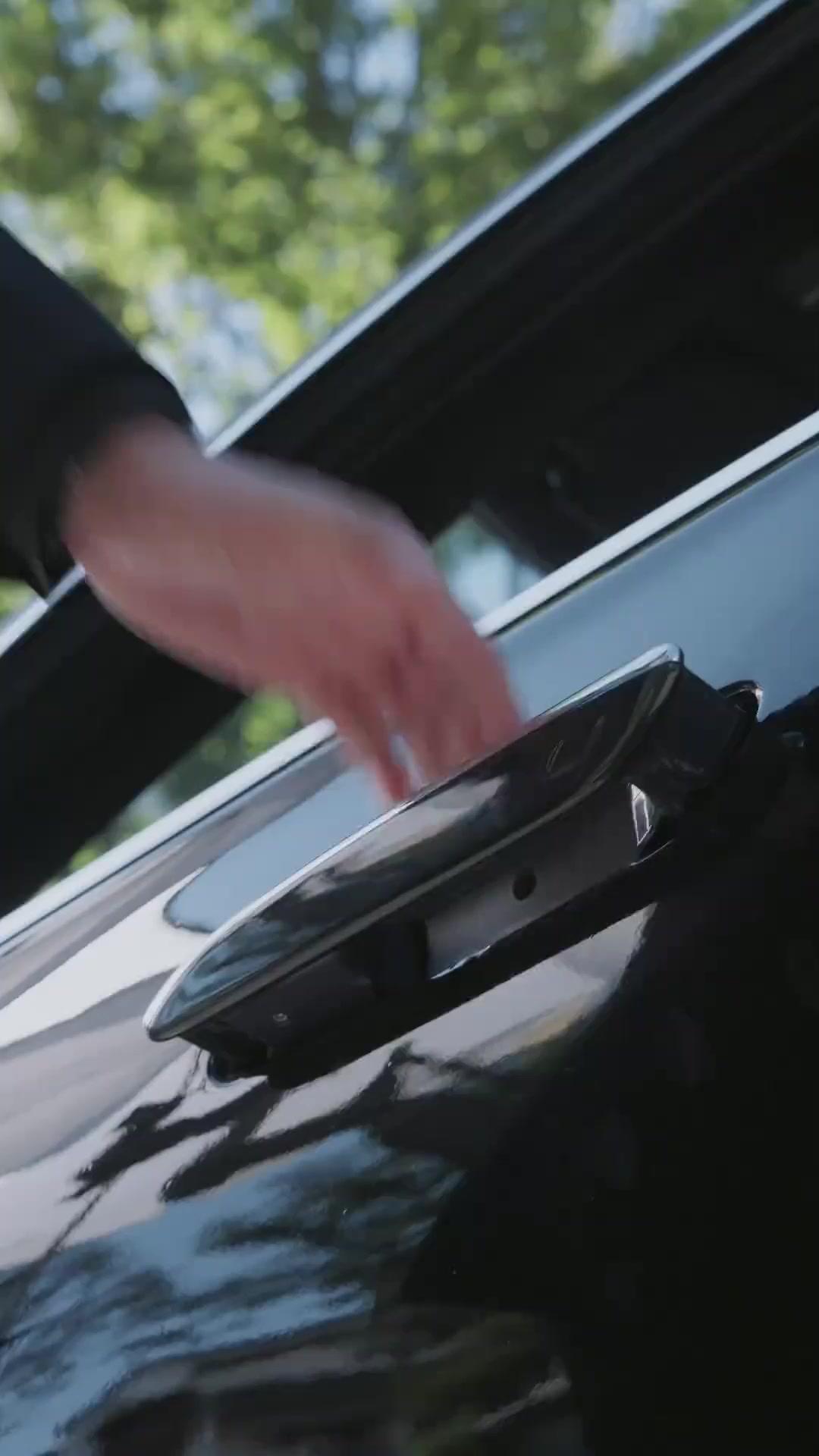 CEO in Danger: Her Guard’s Actually a Legend