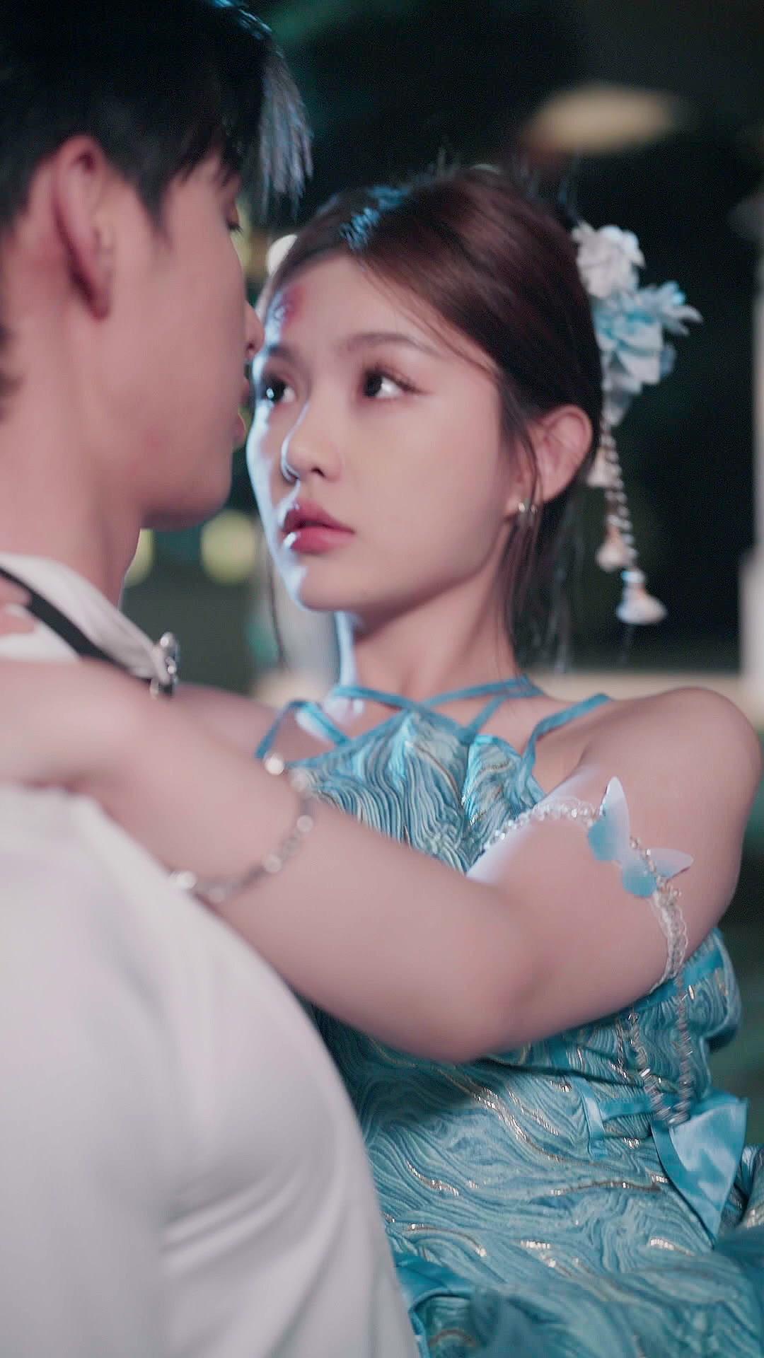 Tiga Hati, Dua Ikatan