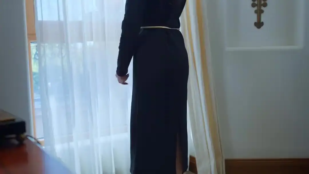 (Dublajlı) Gerçek Anne Sahte Anneyi Parçalıyor: Pencereden Gözlemleyen Kadın ve Masadaki İtiraf