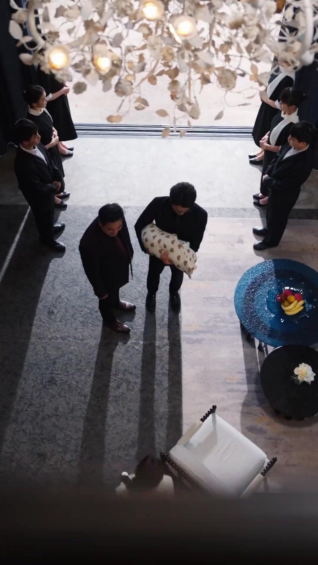 Altın Kafesteki Yetim