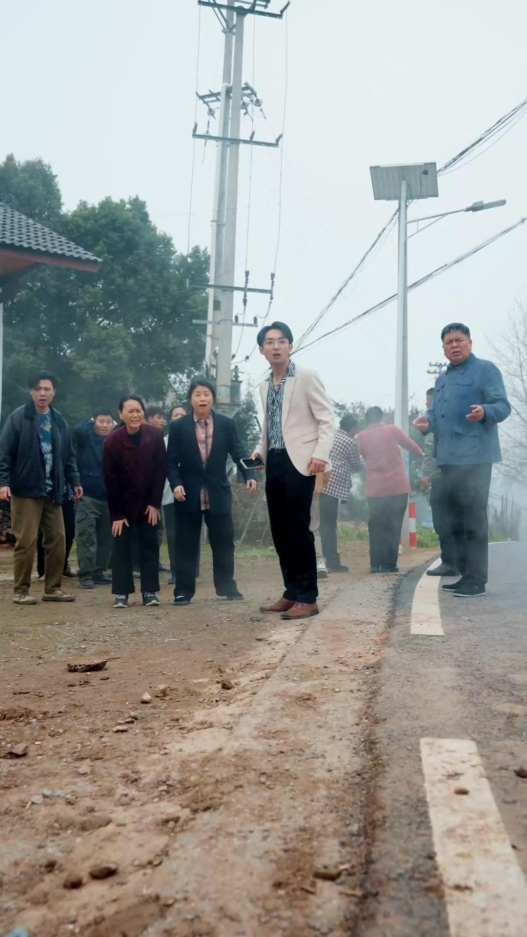 馬年歸鄉，路未通心已遠