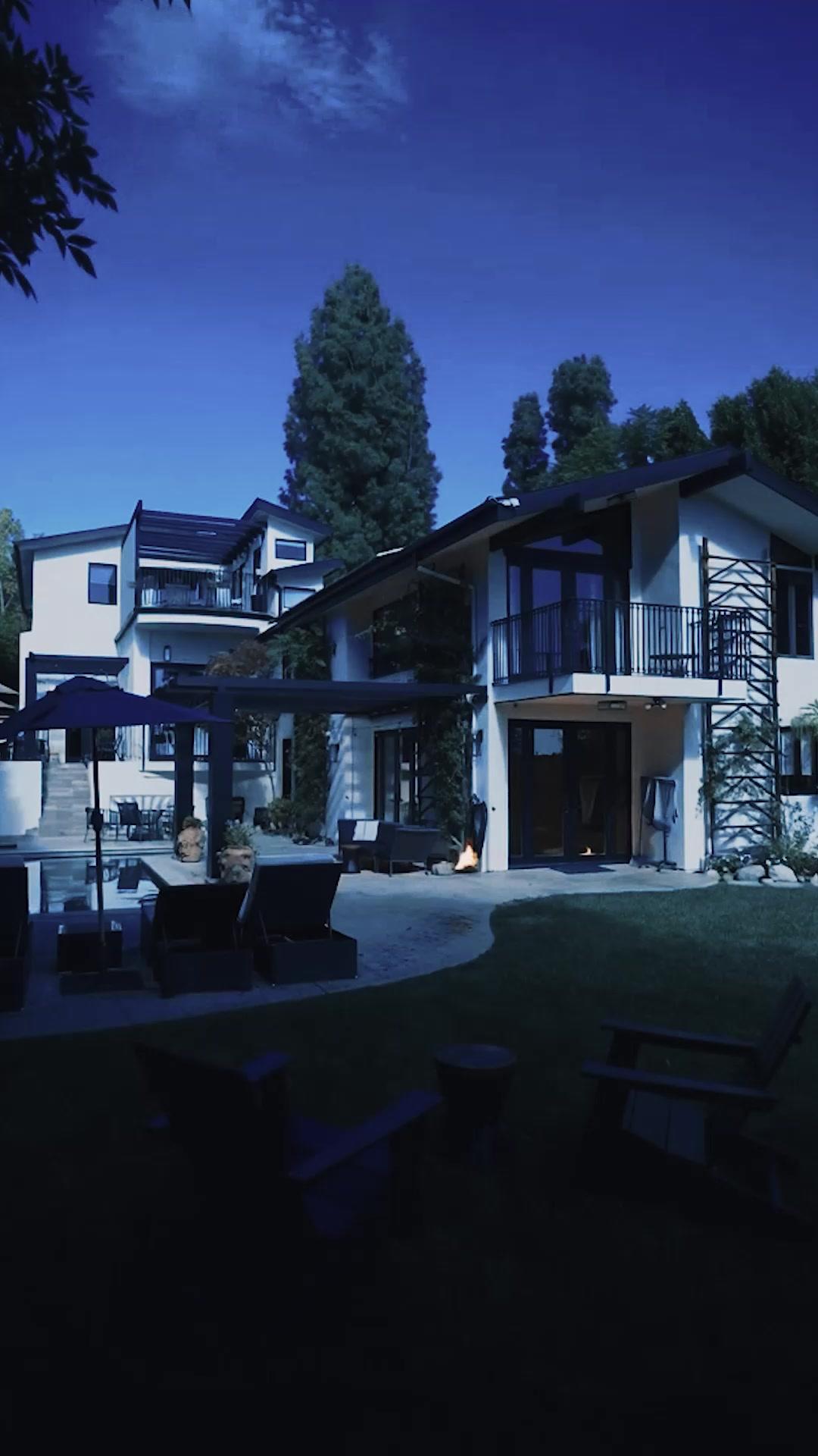 Giá Như Không Phải Em