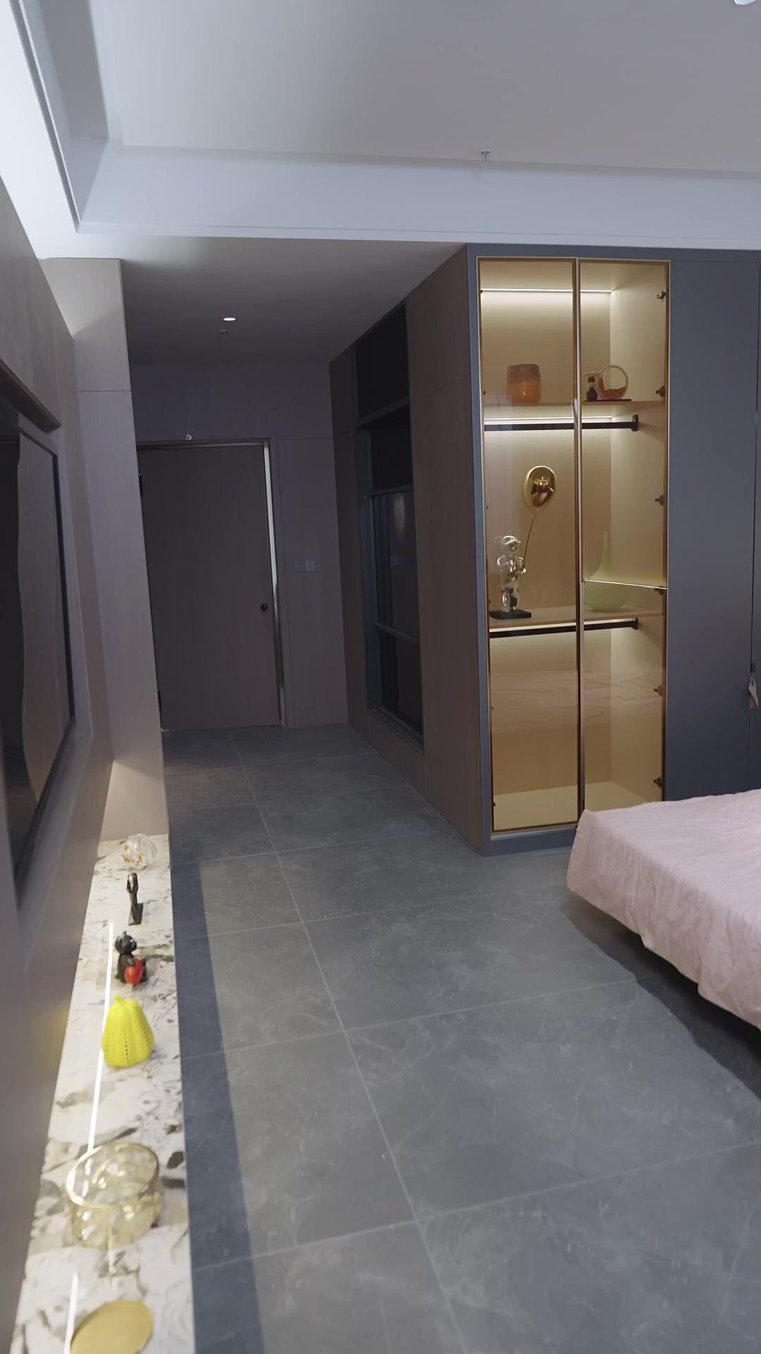 Rahasia Masa Lalu, Cinta dan Balas Dendam