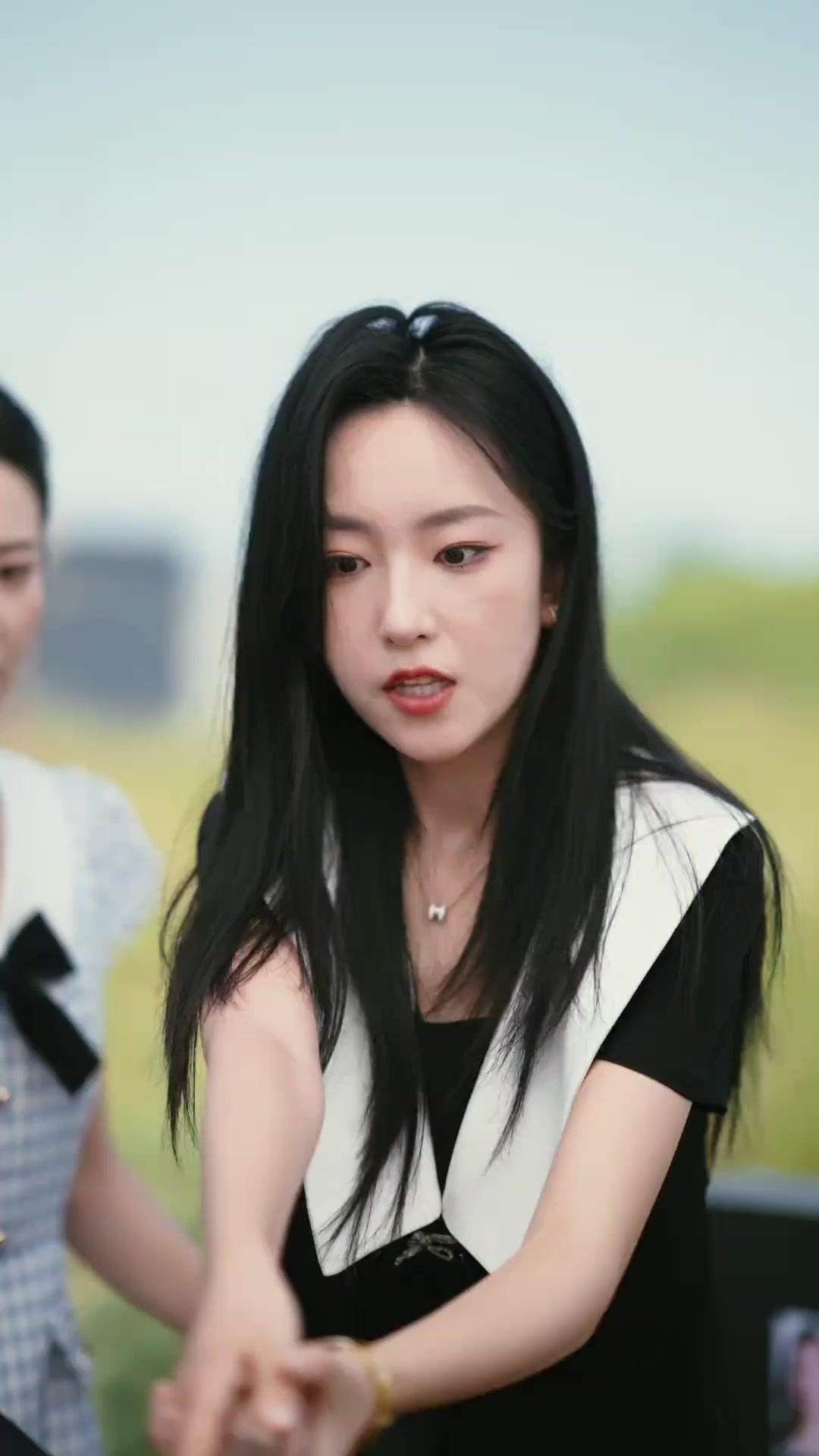 Heiress Sisters Back for Blood